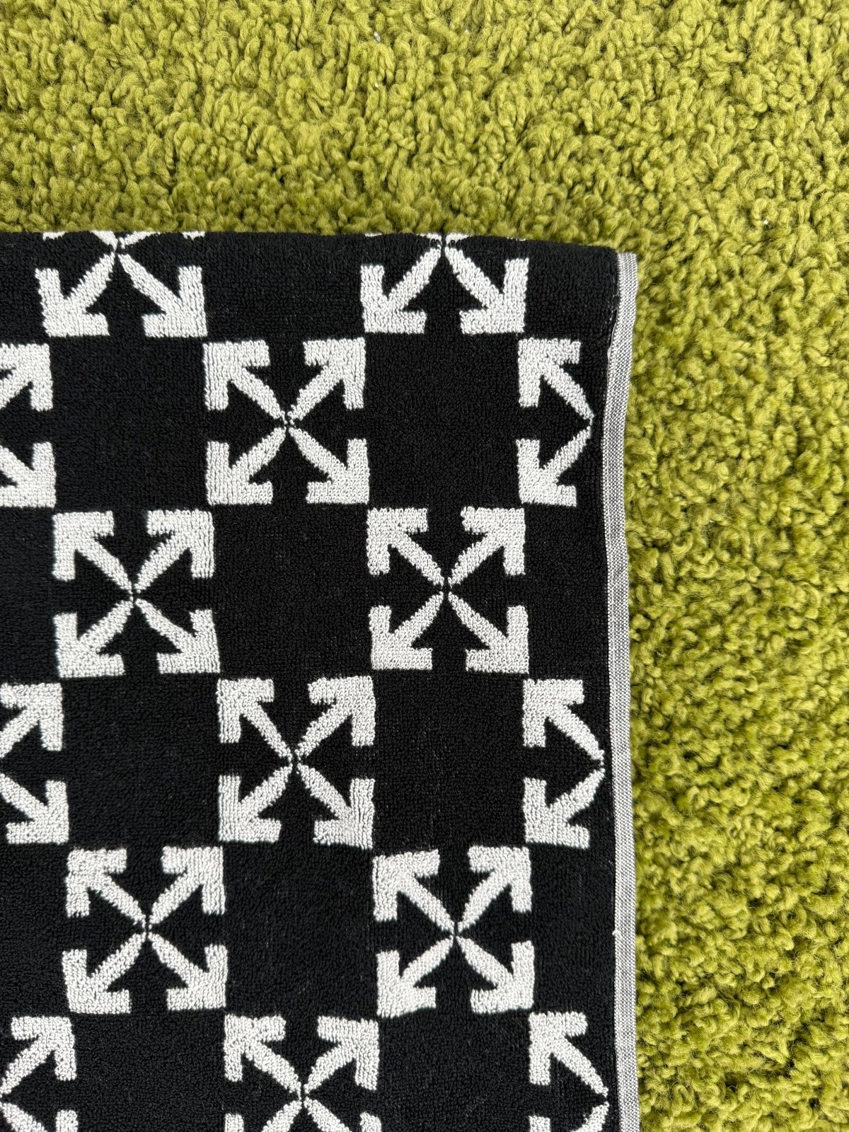 Telo da Bagno Off White grande e piccolo Nero Bianco - Second Hand Di Fiore
