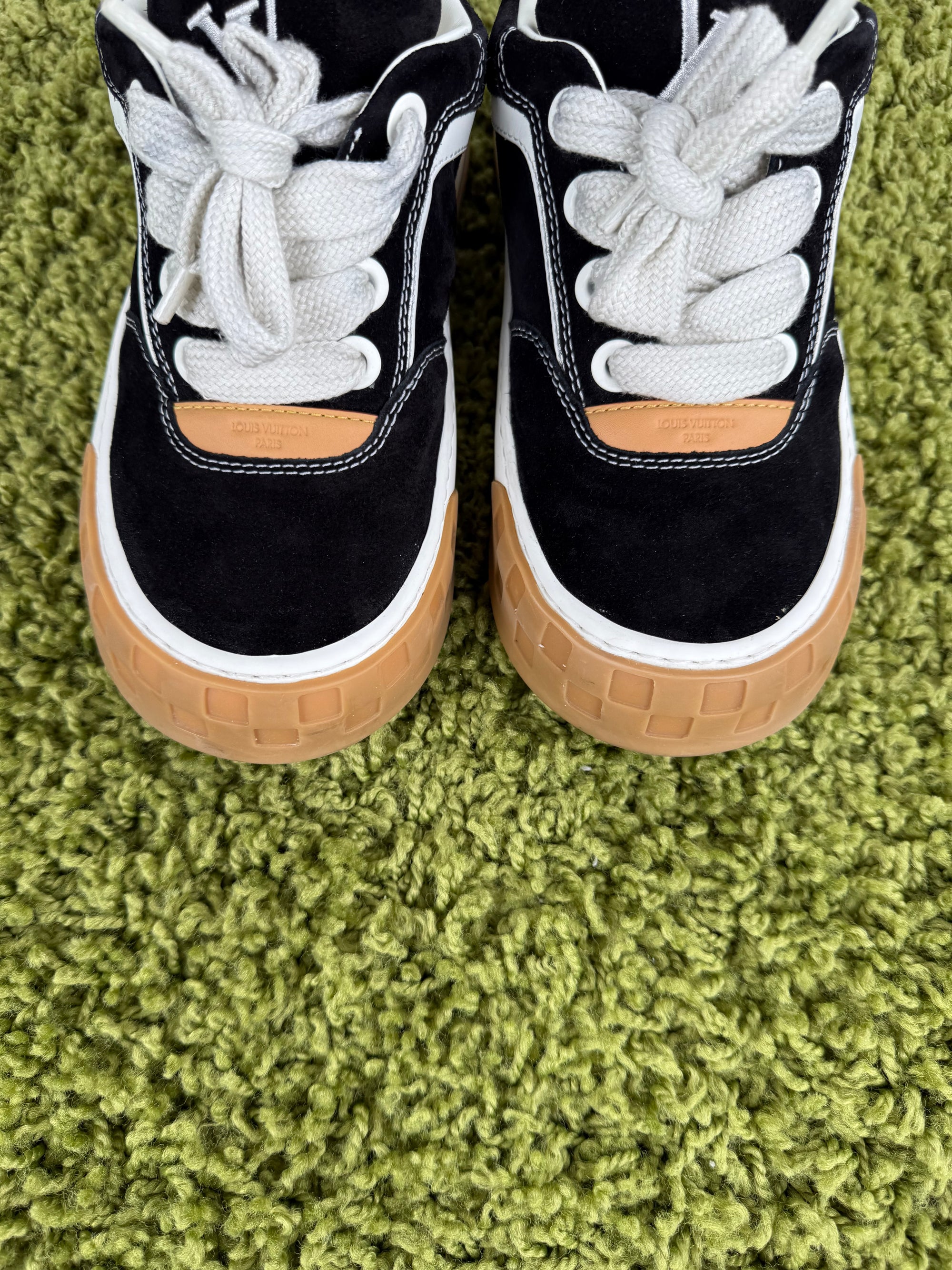 Lv Tilted Louis Vuitton Nero 7.5