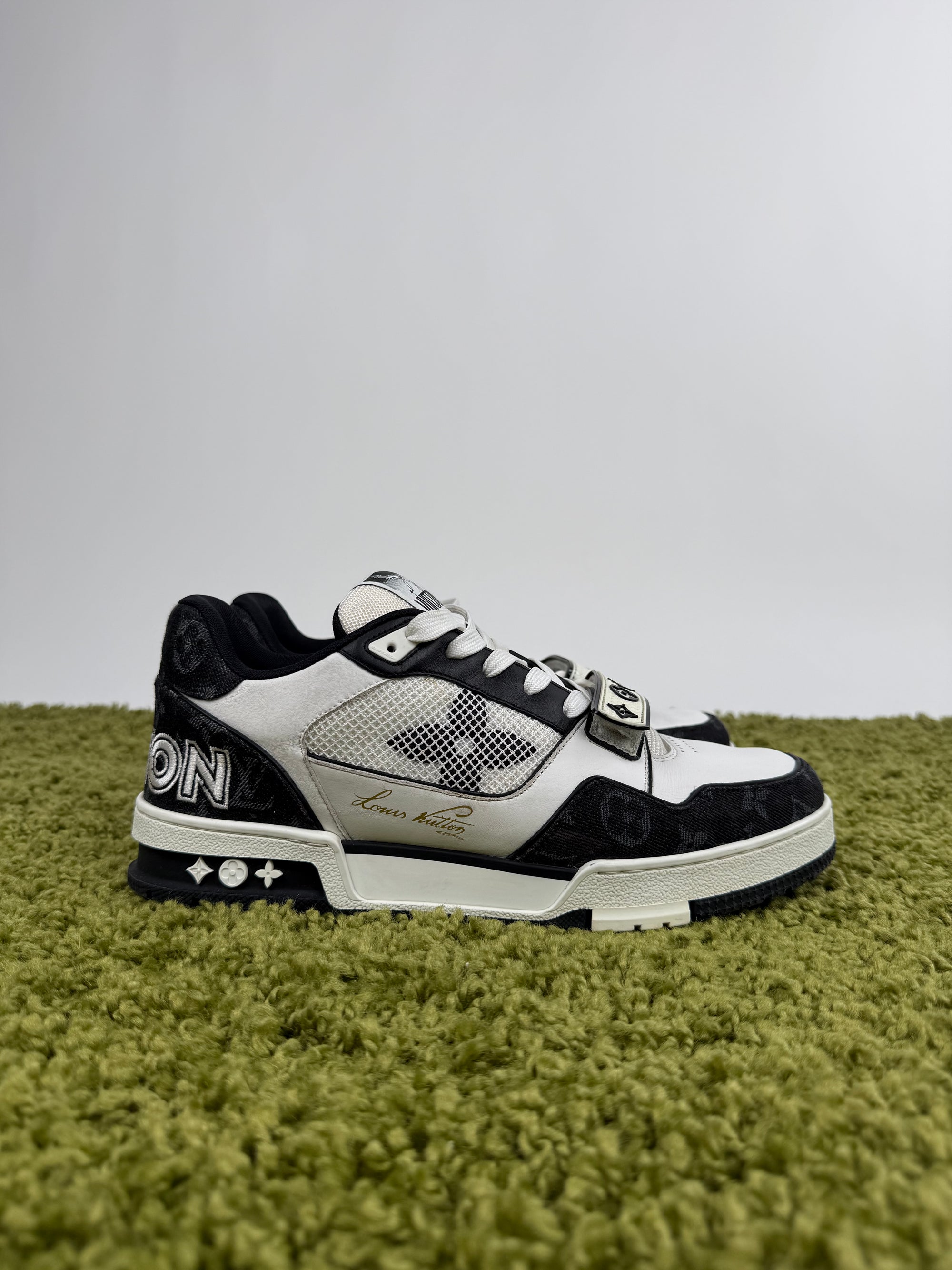 Louis Vuitton Trainer 42 veste 43