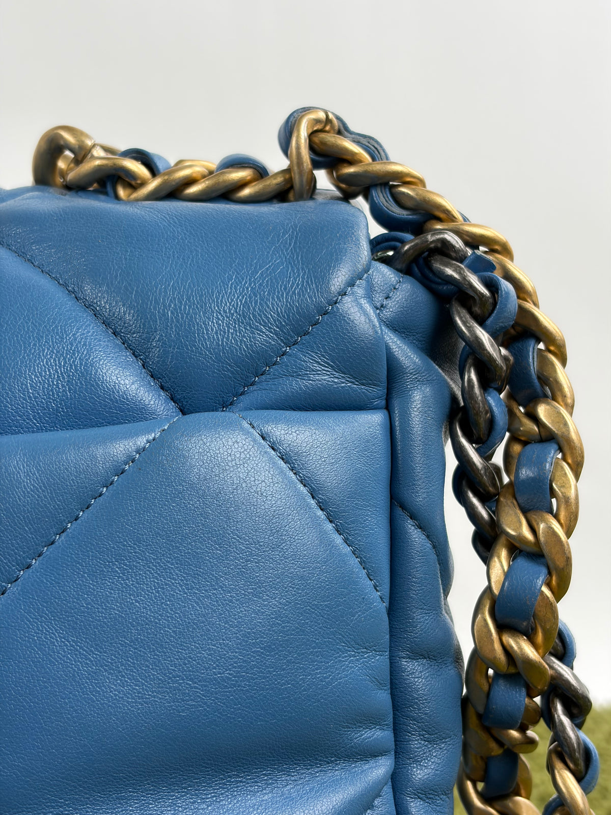 Borsa Chanel 19 Trapuntata in Pelle Azzurra