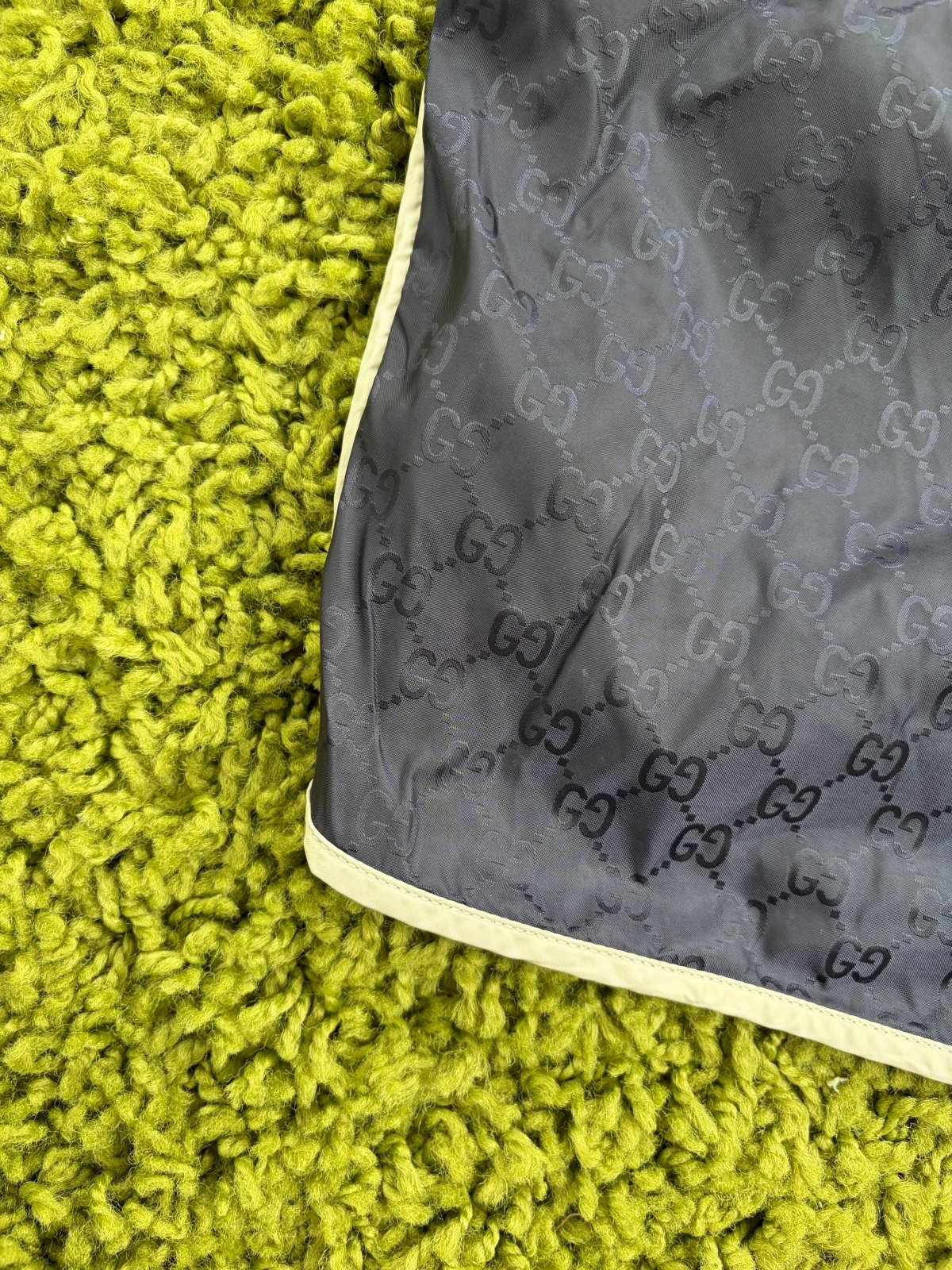 Costume Gucci Monogram con ape ricamata 50 - Second Hand Di Fiore