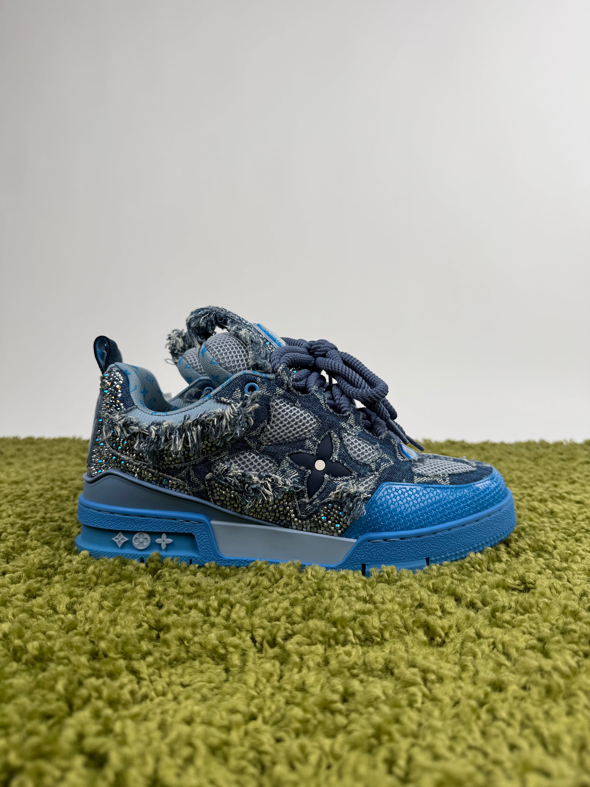 Louis Vuitton Skate in denim con dettagli swaroski 42 veste 43