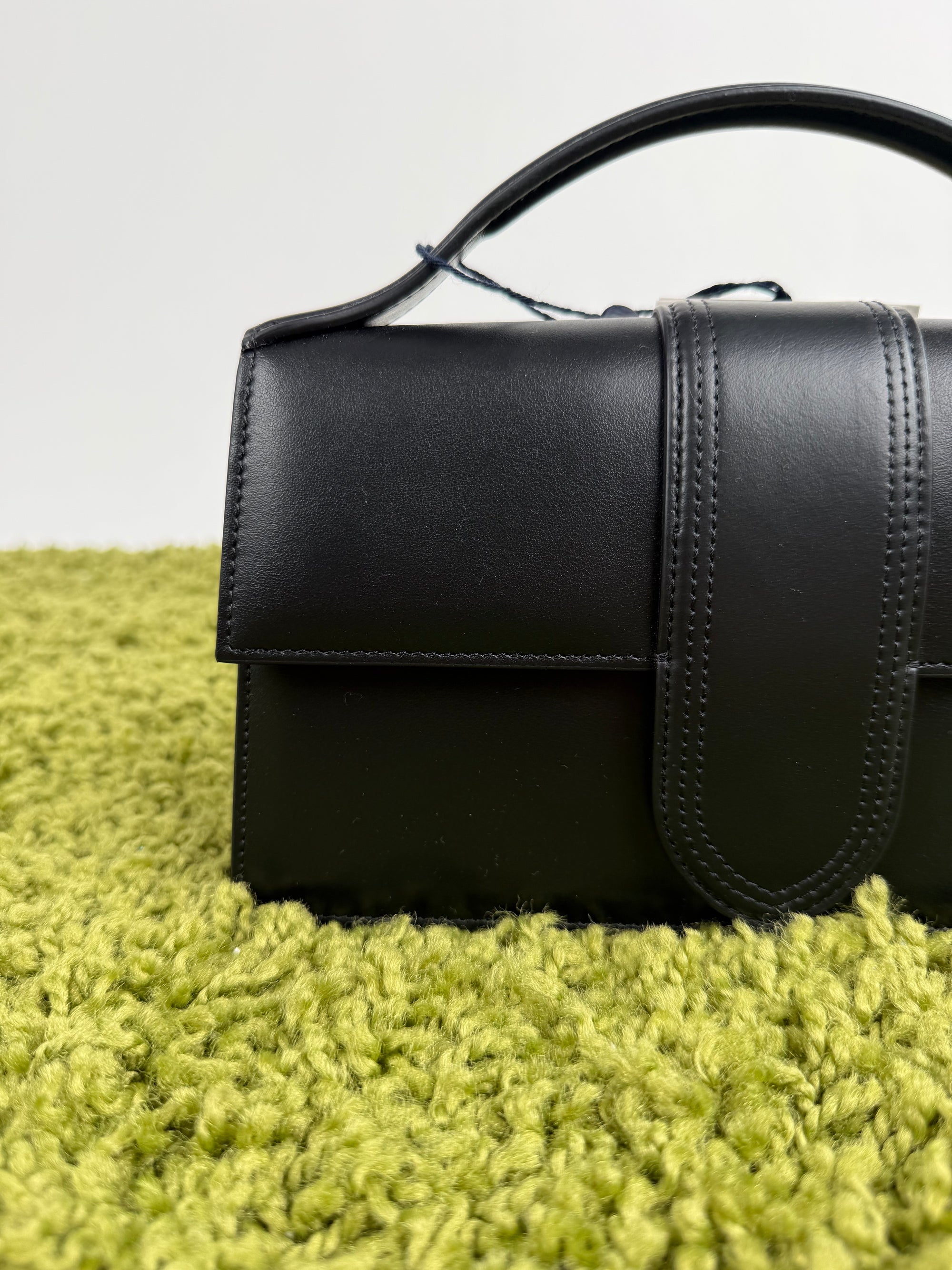 Jacquemus Grande La Bambino Nera