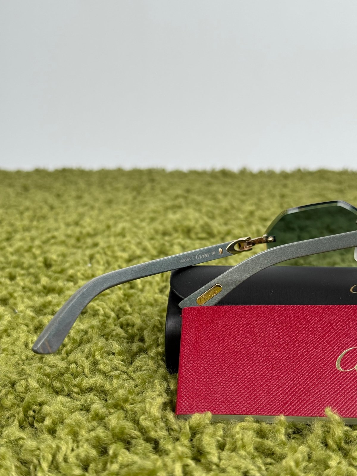 Occhiali da sole Cartier Decor C Allongè con montatura a giorno Verdi - Second Hand Di Fiore