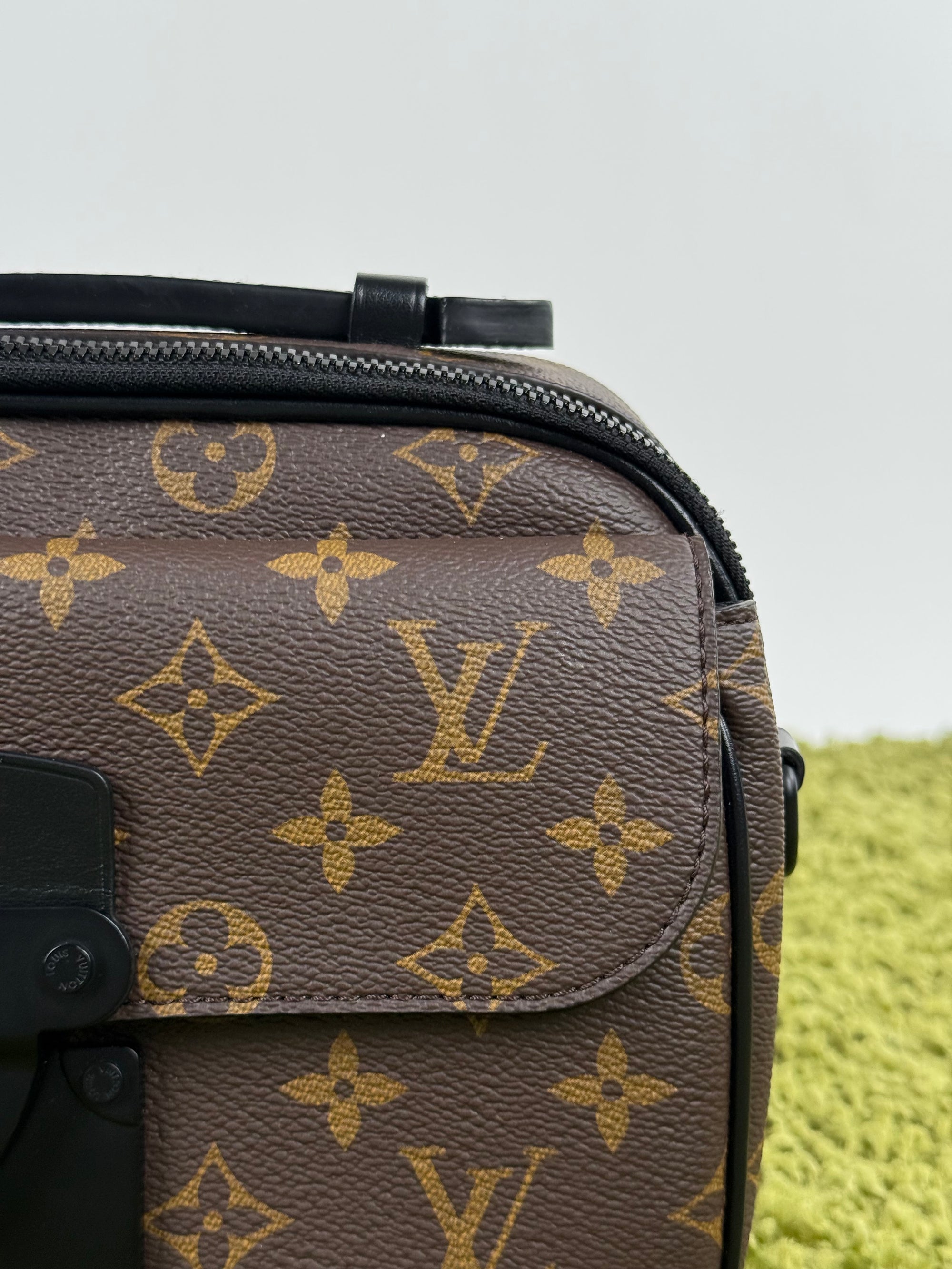 Borsa Messenger S Lock Louis Vuitton Marrone