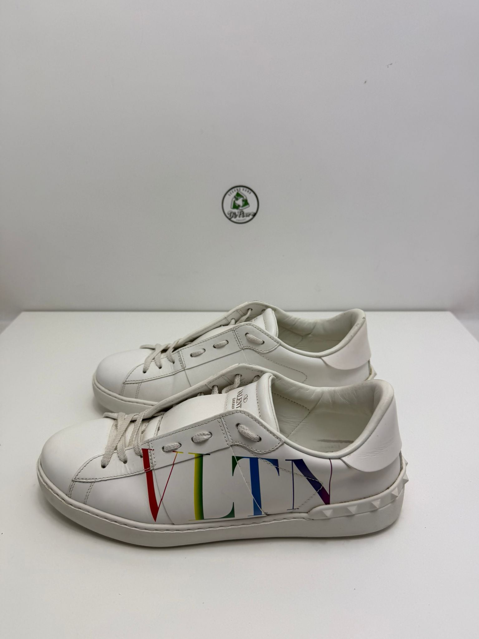 Valentino Size 42 Bianca