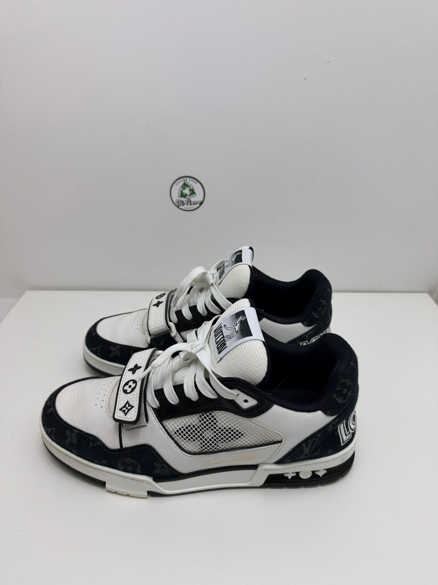 Louis Vuitton trainer 8=42 veste 43 bianca e nera