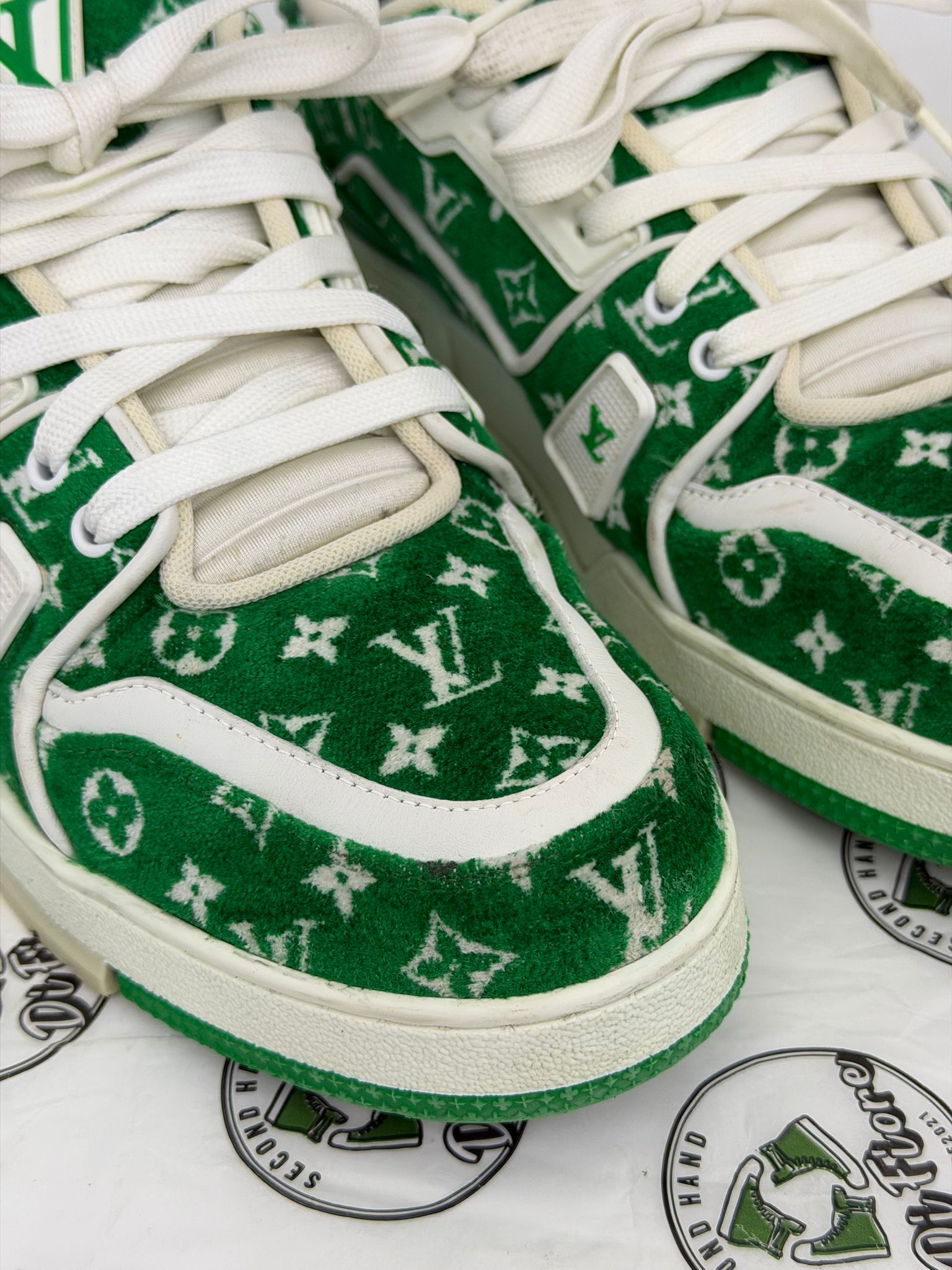 Louis Vuitton trainer Size 8=42 veste 43 verde e bianca