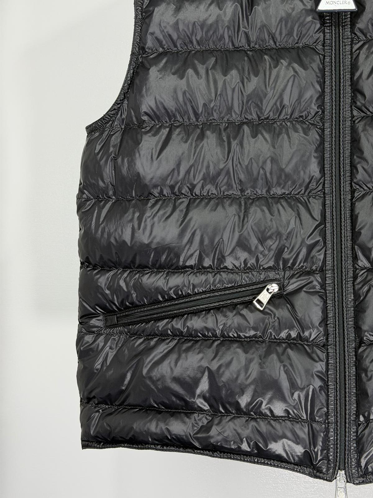 smanicato Moncler Size 2=M nero