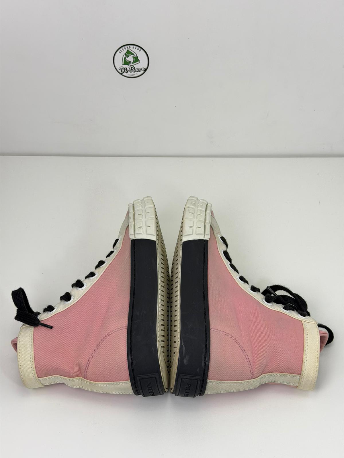 Prada downtown Size 36.5 rosa bianche e nere