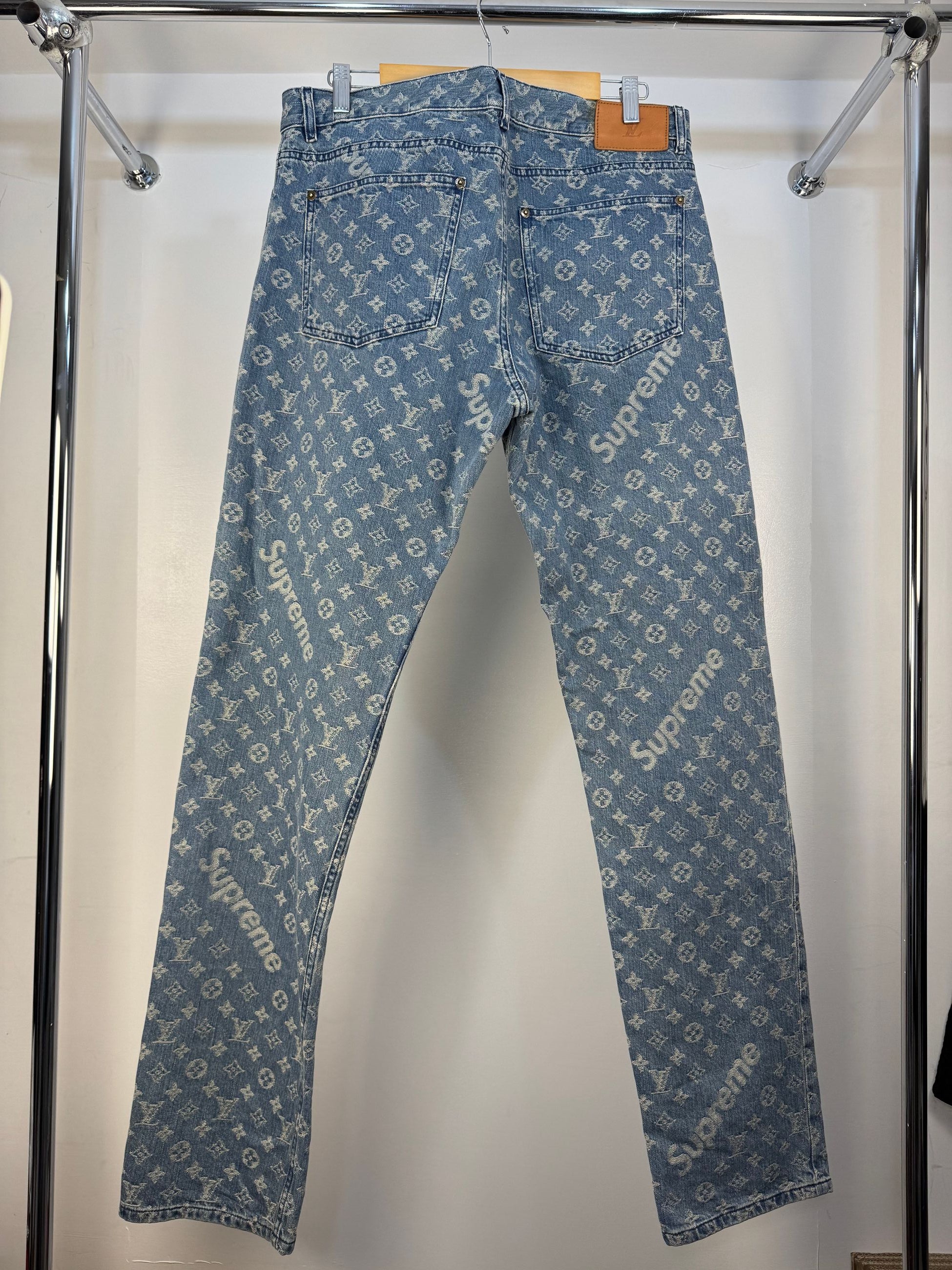 Completo Louis Vuitton x Supreme
