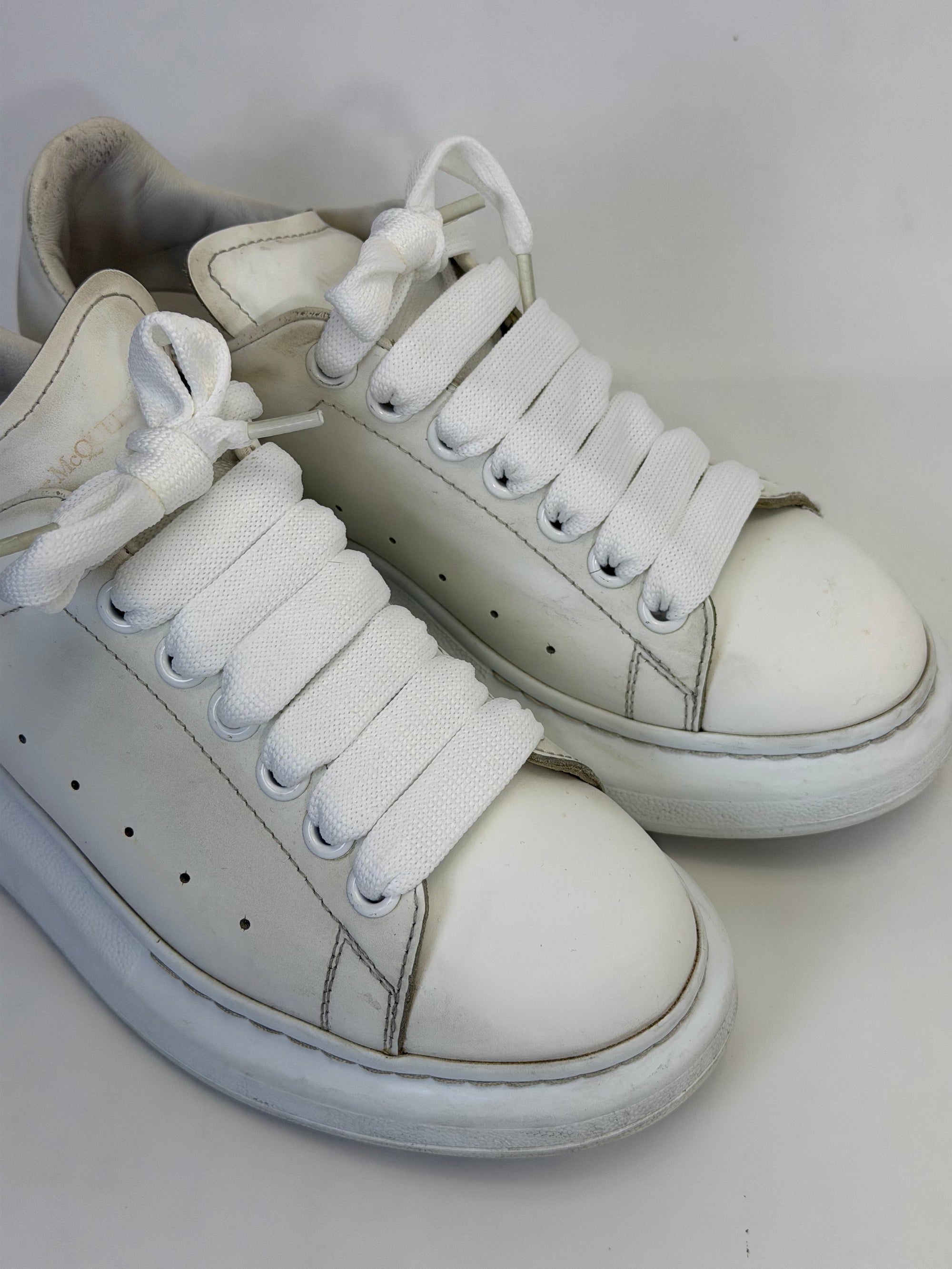 Alexander McQueen 37