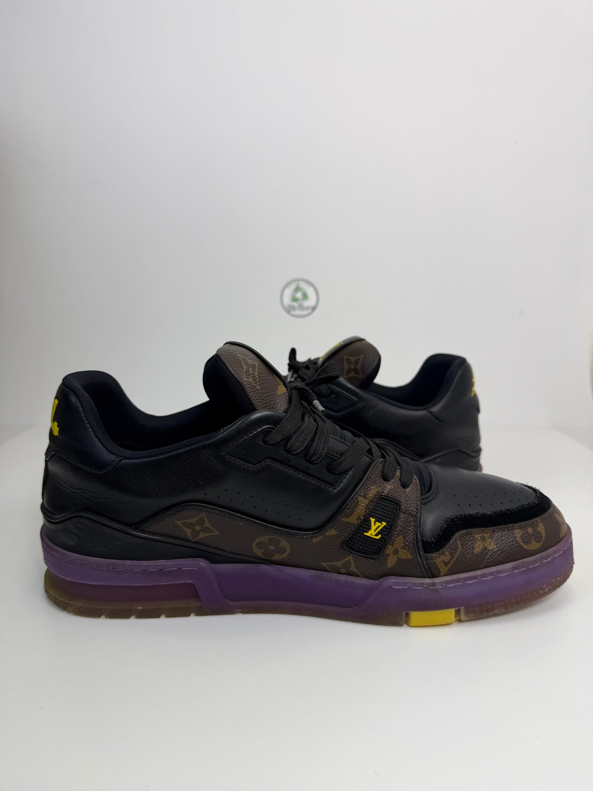 Louis Vuitton trainer 44