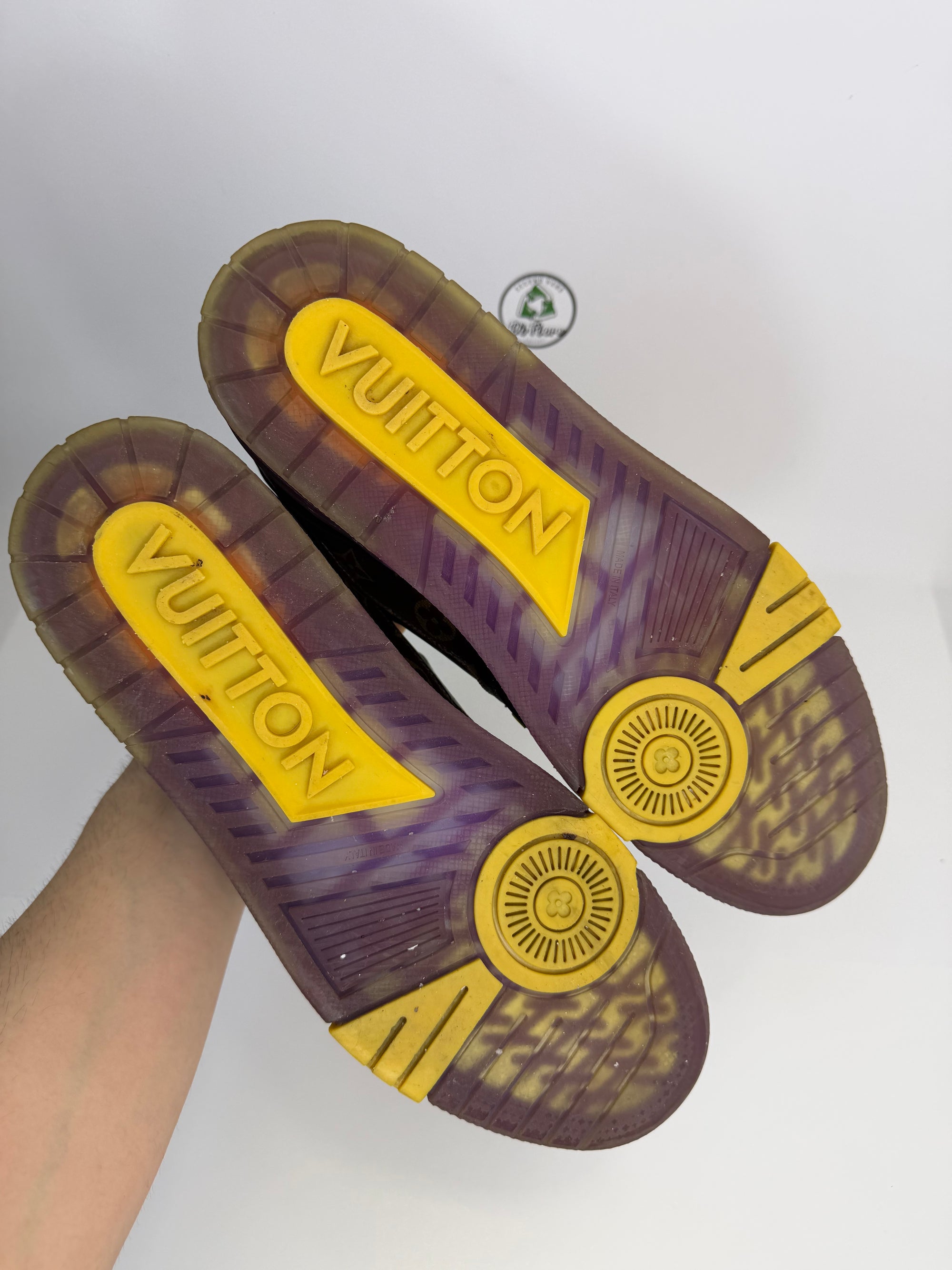 Louis Vuitton trainer 44