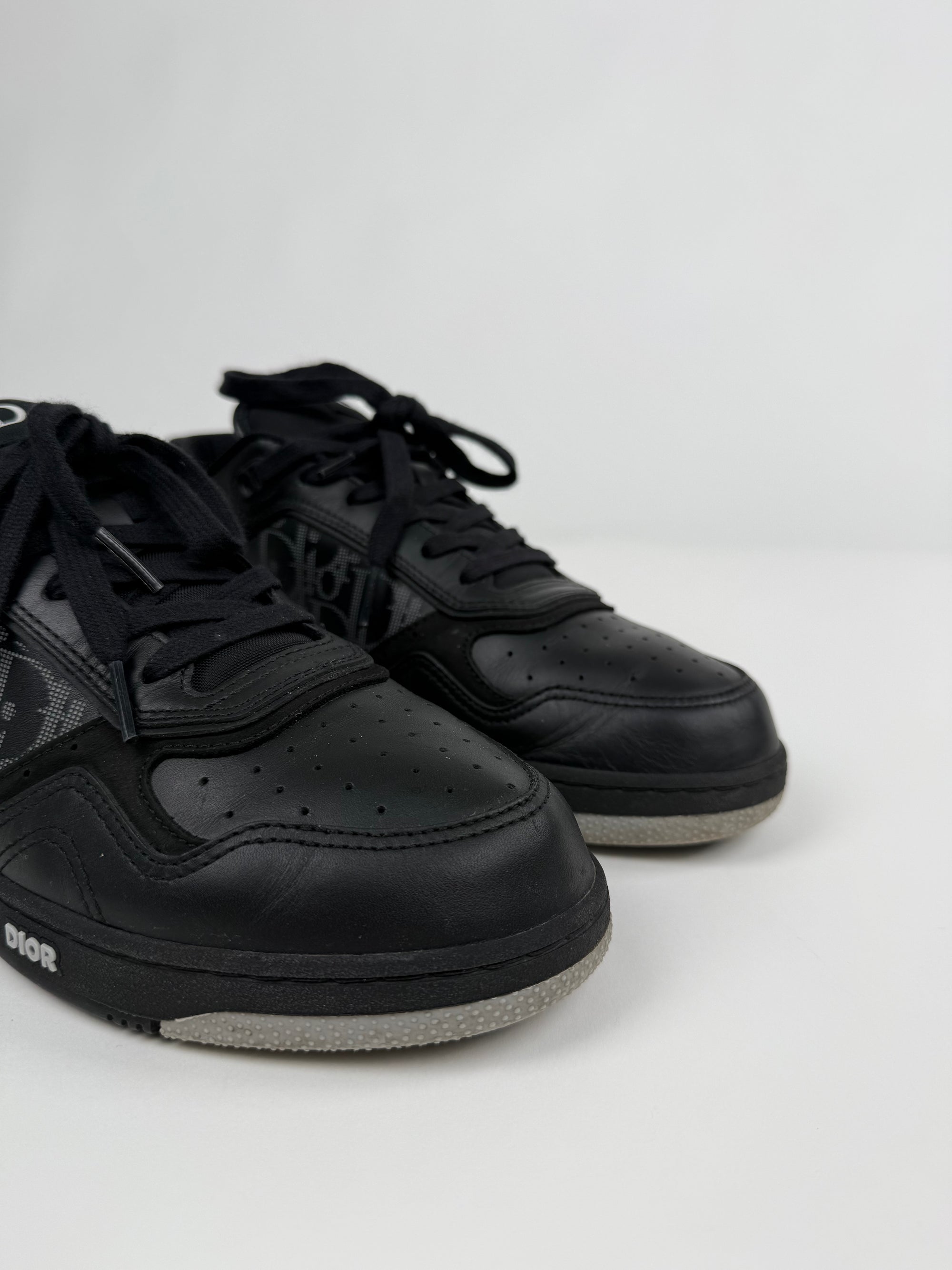 Dior Sneaker B27