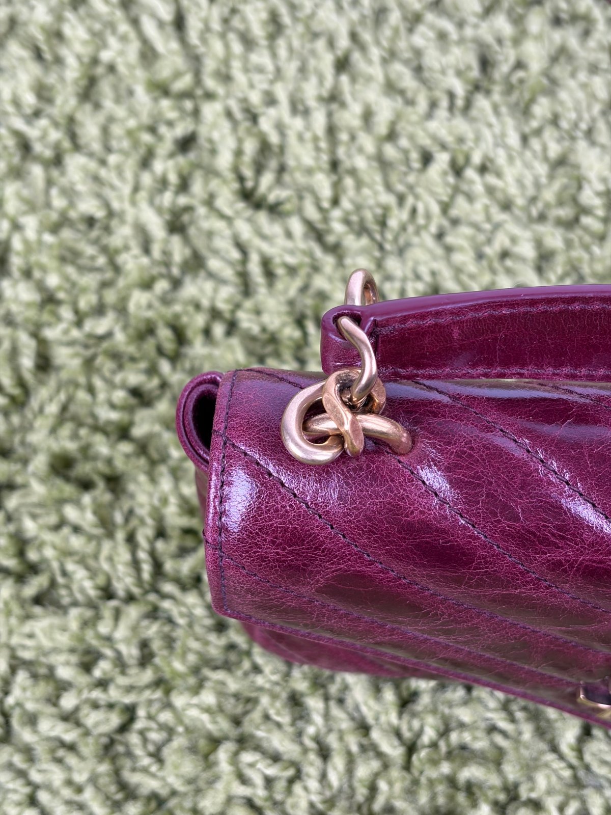 Borsa Yves Saint Laurent College Mini in Pelle Lucida Bordeaux - Second Hand Di Fiore