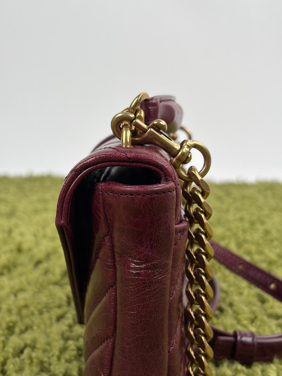 Borsa Yves Saint Laurent College Mini in Pelle Lucida Bordeaux - Second Hand Di Fiore