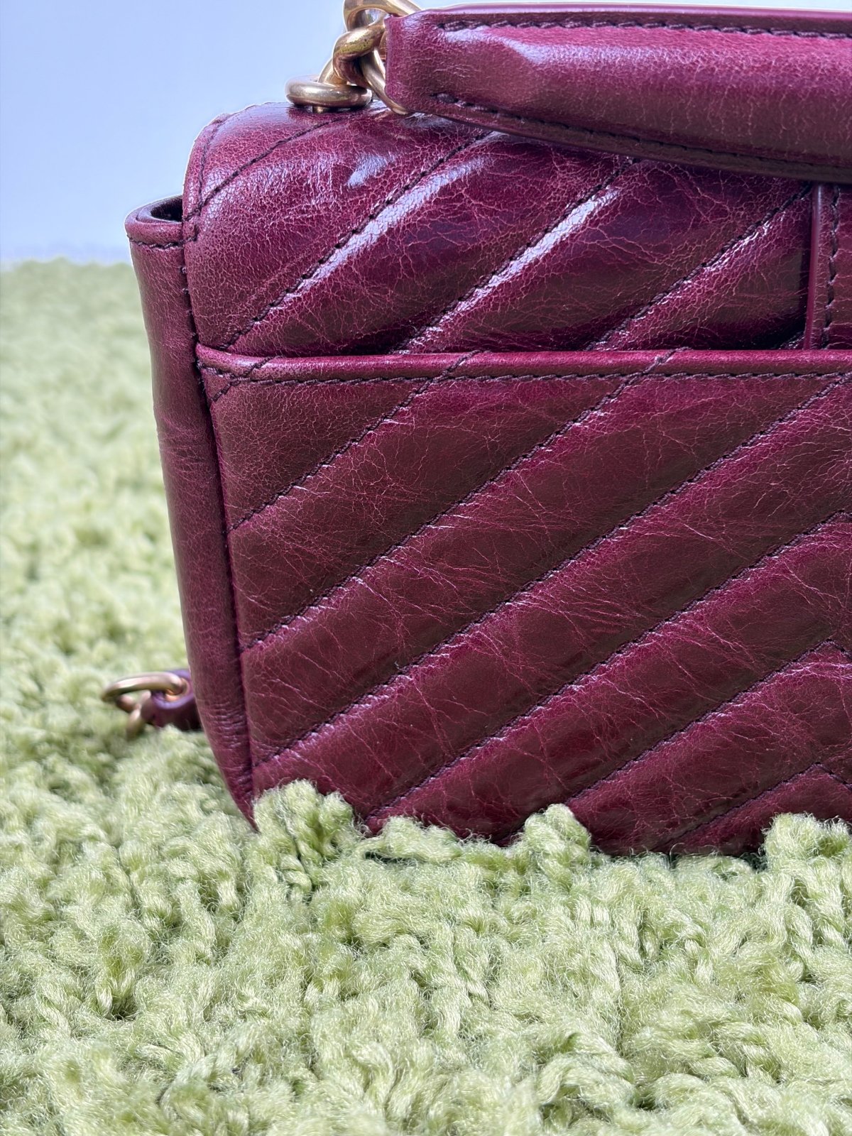 Borsa Yves Saint Laurent College Mini in Pelle Lucida Bordeaux - Second Hand Di Fiore