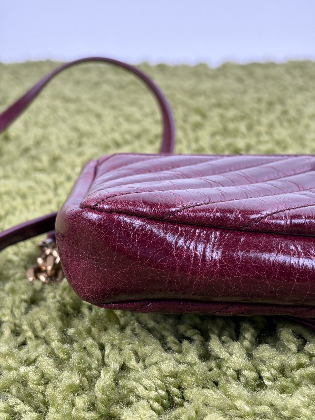 Borsa Yves Saint Laurent College Mini in Pelle Lucida Bordeaux - Second Hand Di Fiore