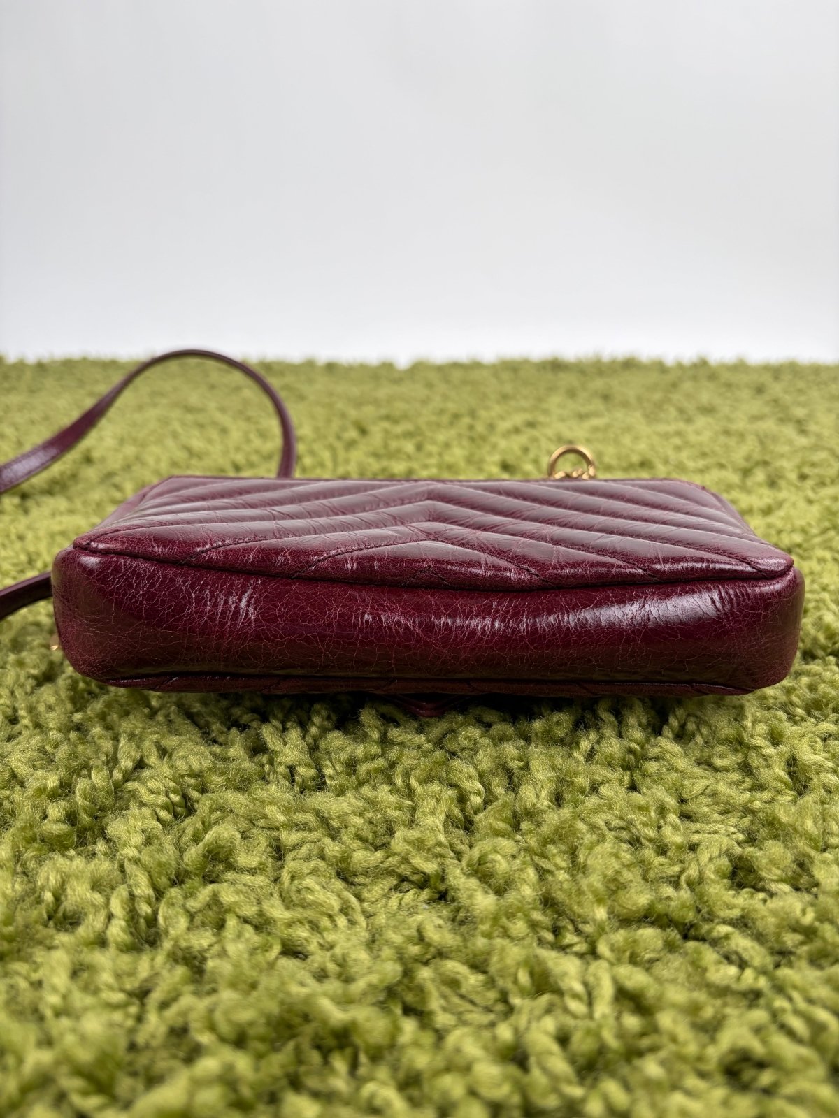 Borsa Yves Saint Laurent College Mini in Pelle Lucida Bordeaux - Second Hand Di Fiore