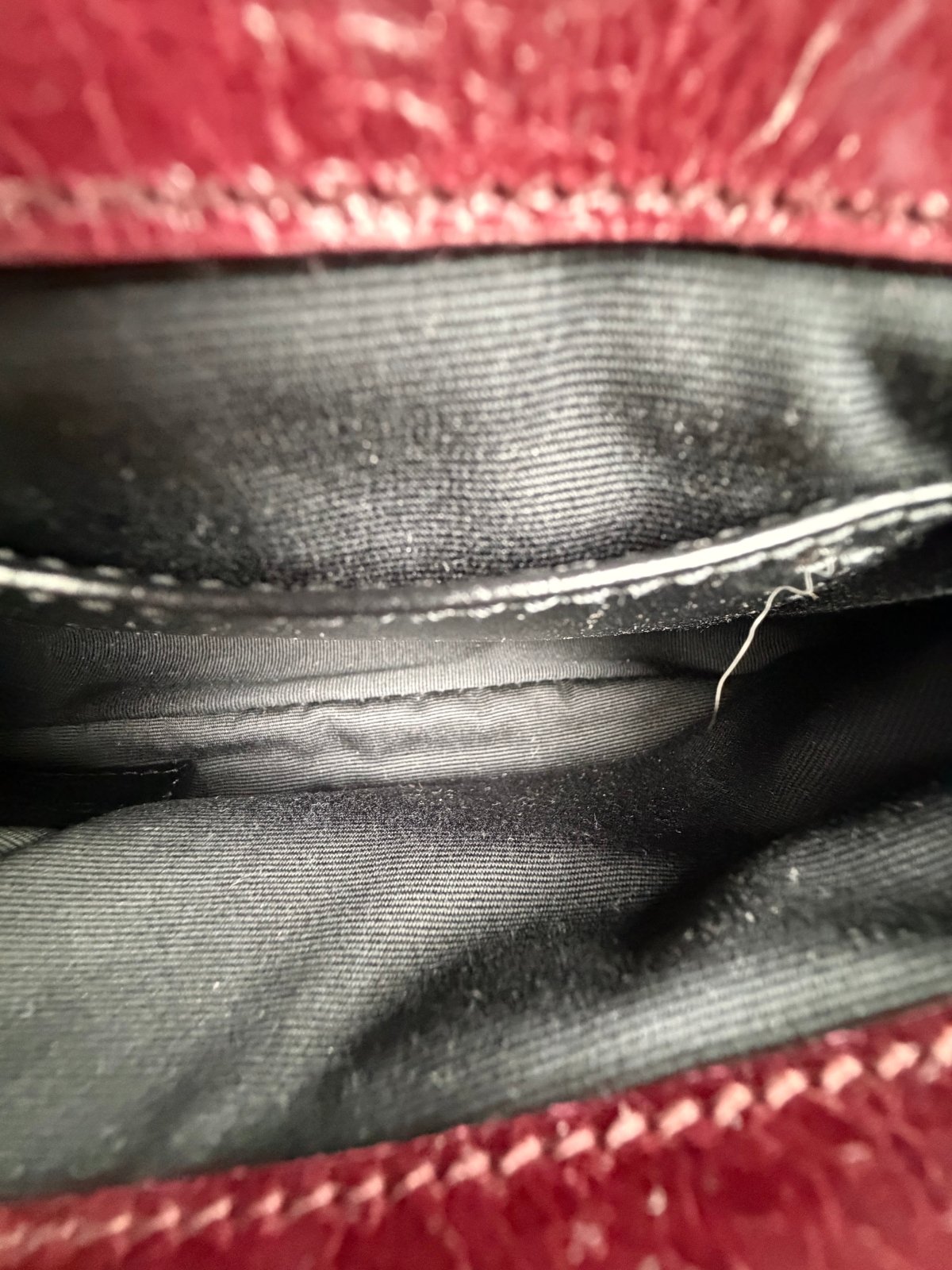 Borsa Yves Saint Laurent College Mini in Pelle Lucida Bordeaux - Second Hand Di Fiore