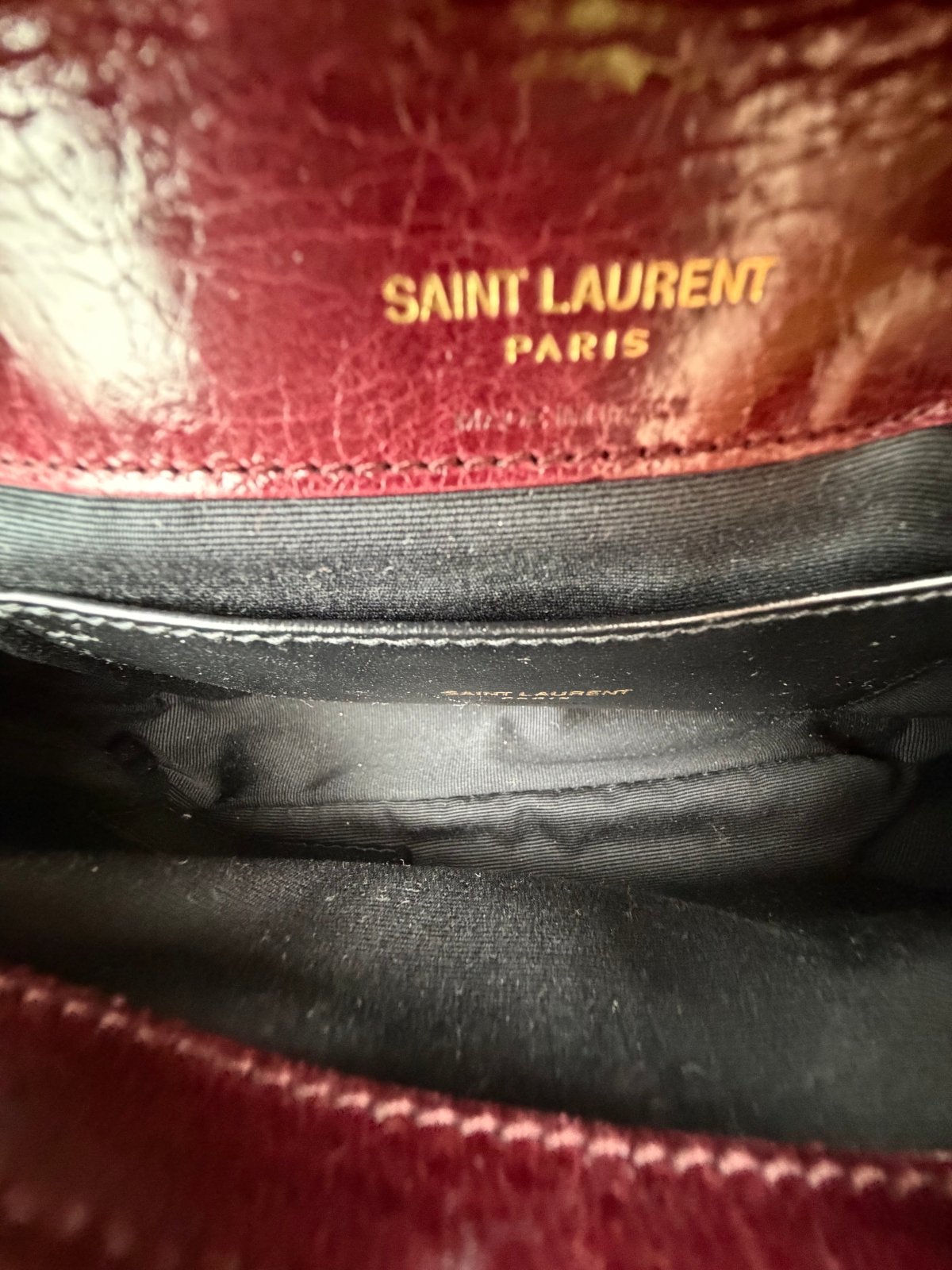 Borsa Yves Saint Laurent College Mini in Pelle Lucida Bordeaux - Second Hand Di Fiore