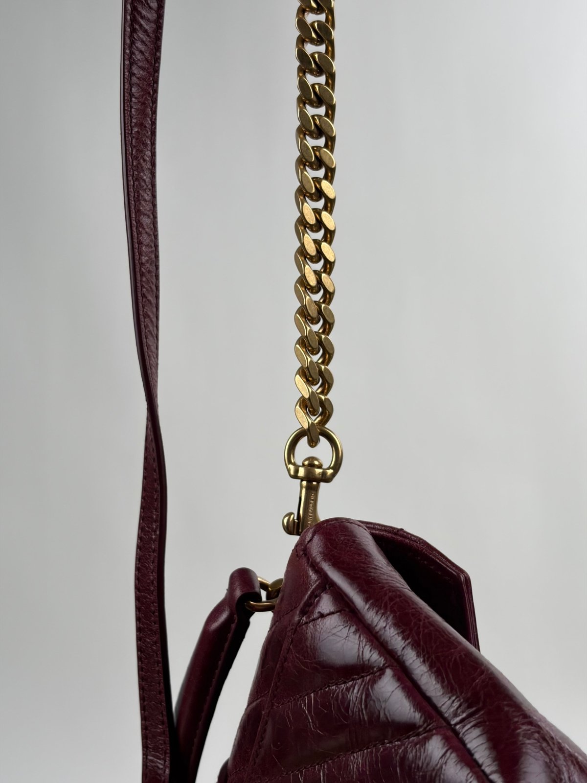 Borsa Yves Saint Laurent College Mini in Pelle Lucida Bordeaux - Second Hand Di Fiore