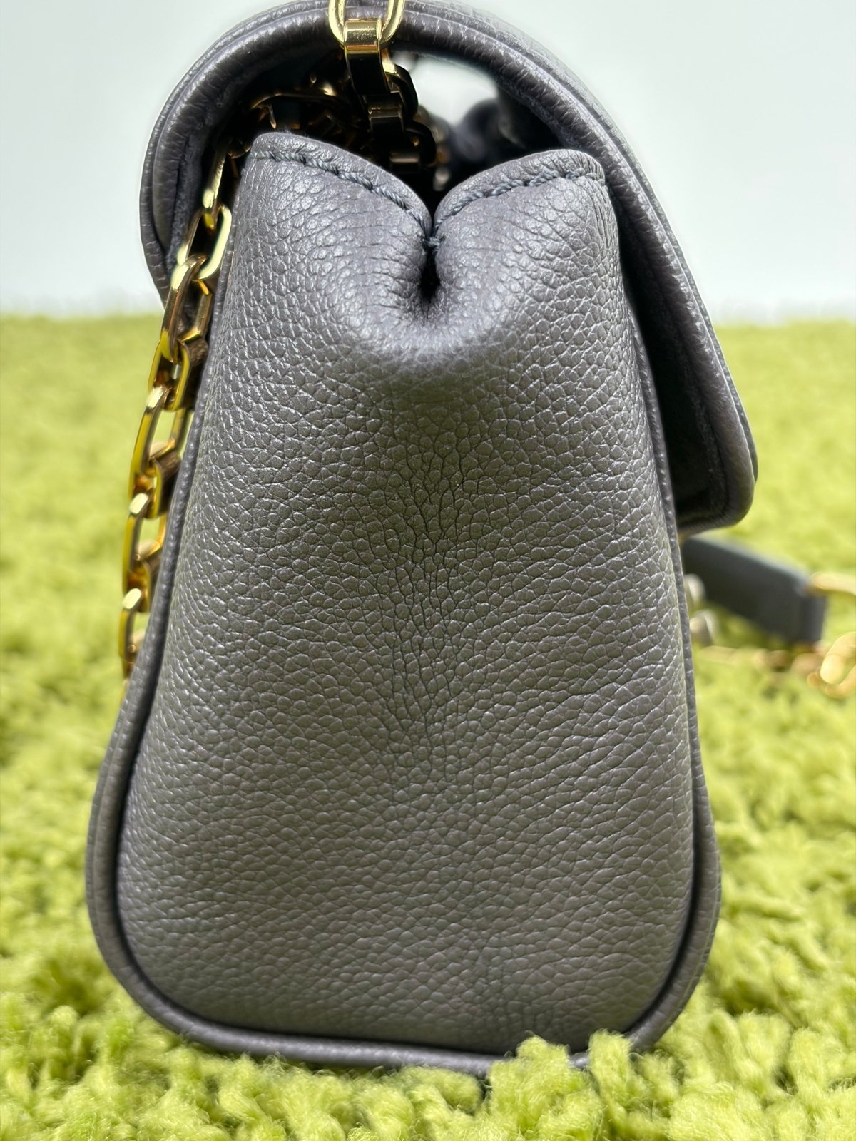 Borsa Louis Vuitton Saint German BB Studded Monogram Empreinte Grigia - Second Hand Di Fiore
