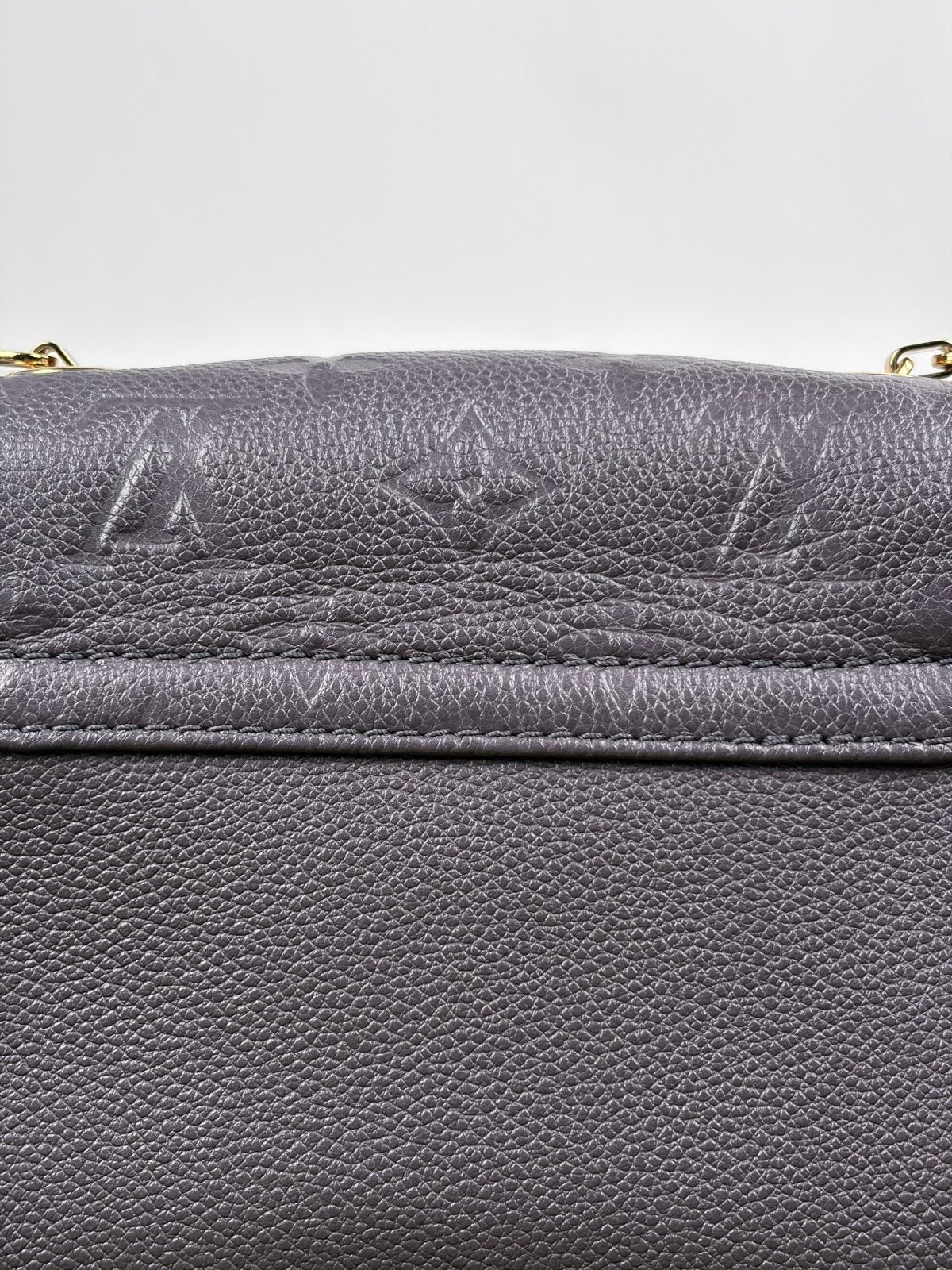 Borsa Louis Vuitton Saint German BB Studded Monogram Empreinte Grigia - Second Hand Di Fiore