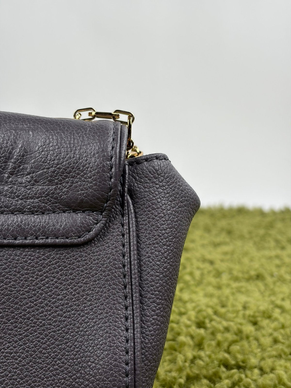 Borsa Louis Vuitton Saint German BB Studded Monogram Empreinte Grigia - Second Hand Di Fiore