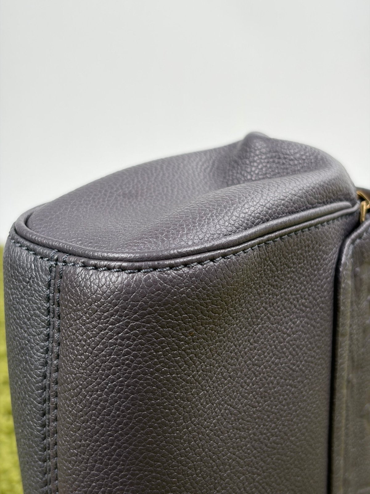 Borsa Louis Vuitton Saint German BB Studded Monogram Empreinte Grigia - Second Hand Di Fiore