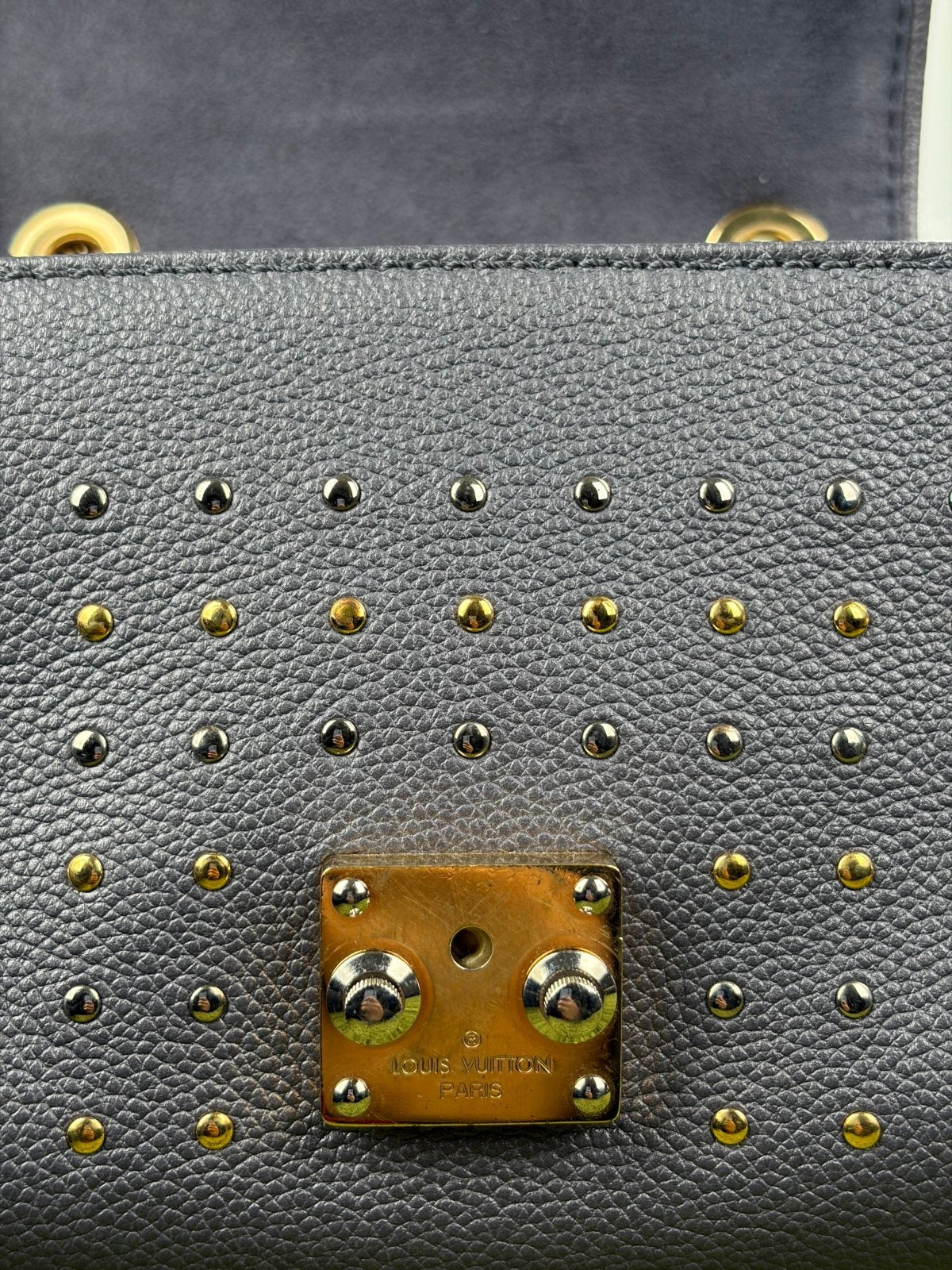 Borsa Louis Vuitton Saint German BB Studded Monogram Empreinte Grigia - Second Hand Di Fiore