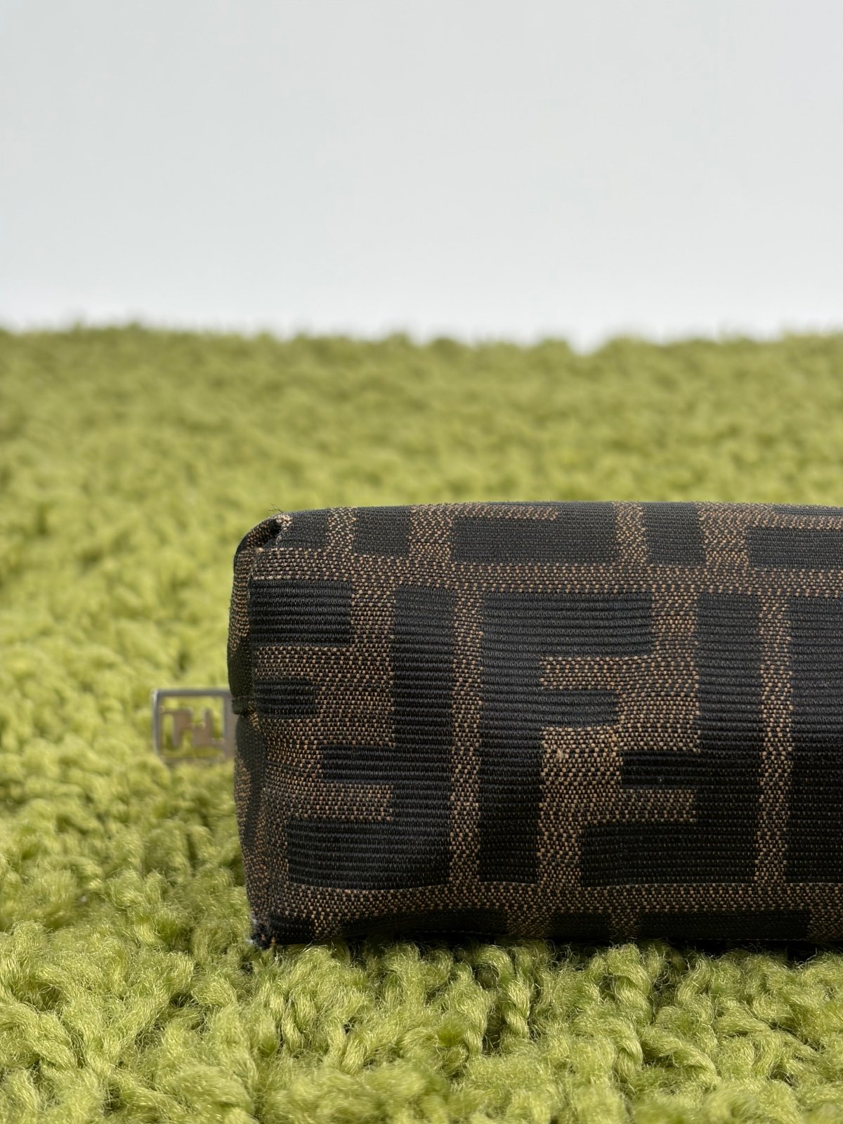 Pochette Fendi Con Motivo FF Zucca Marrone - Second Hand Di Fiore