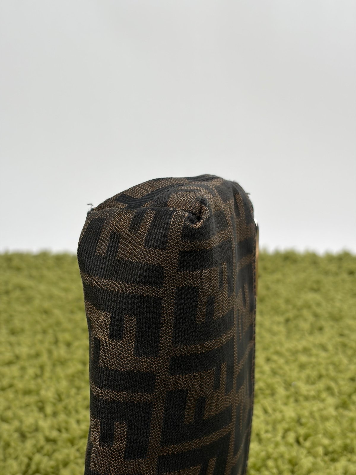 Pochette Fendi Con Motivo FF Zucca Marrone - Second Hand Di Fiore
