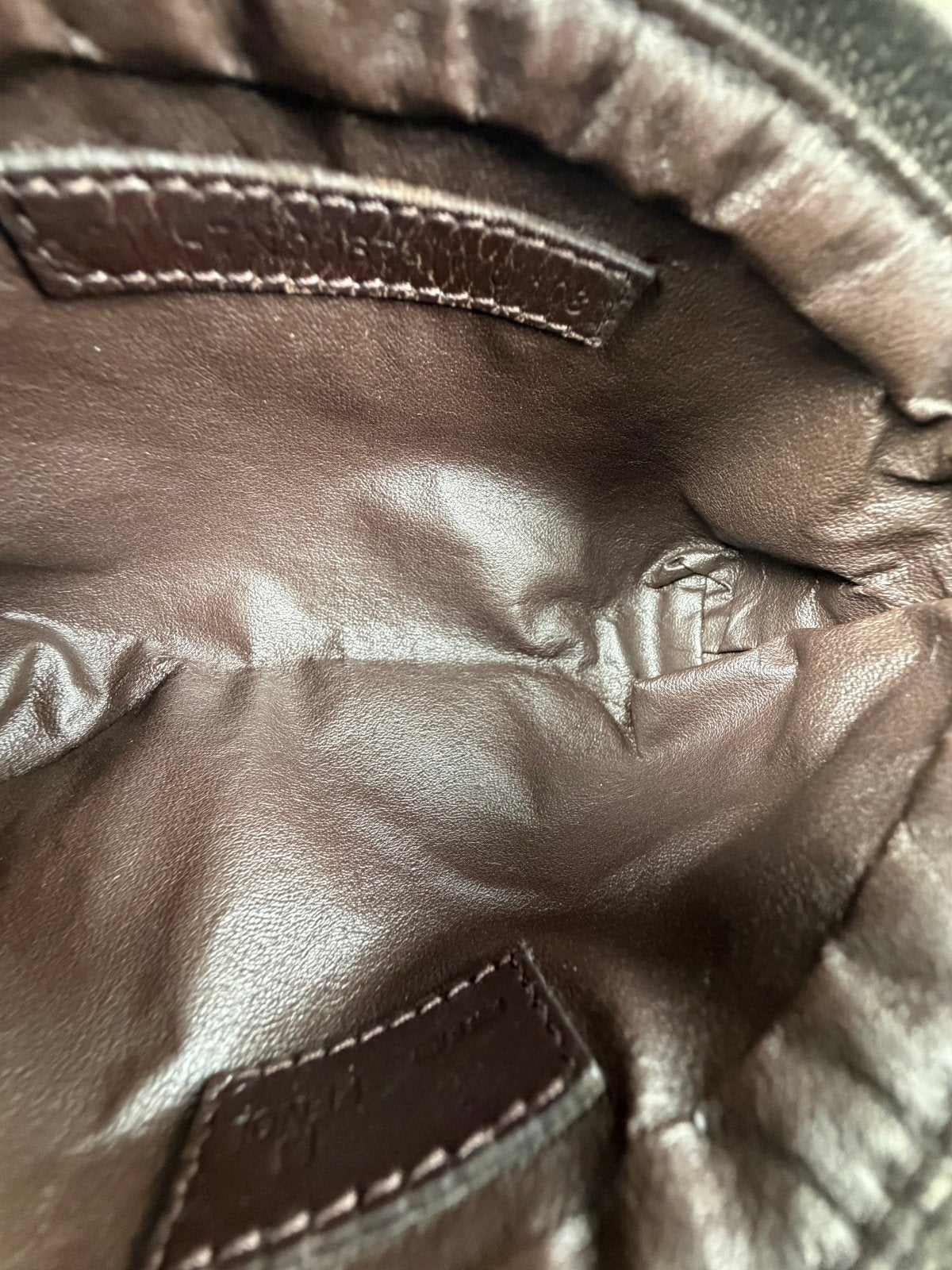 Pochette Fendi Con Motivo FF Zucca Marrone - Second Hand Di Fiore