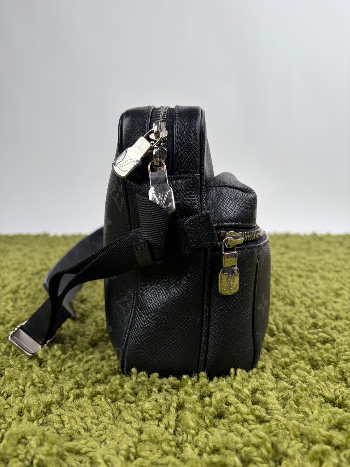 Borsa Louis Vuitton Outdoor Messenger Nera - Second Hand Di Fiore