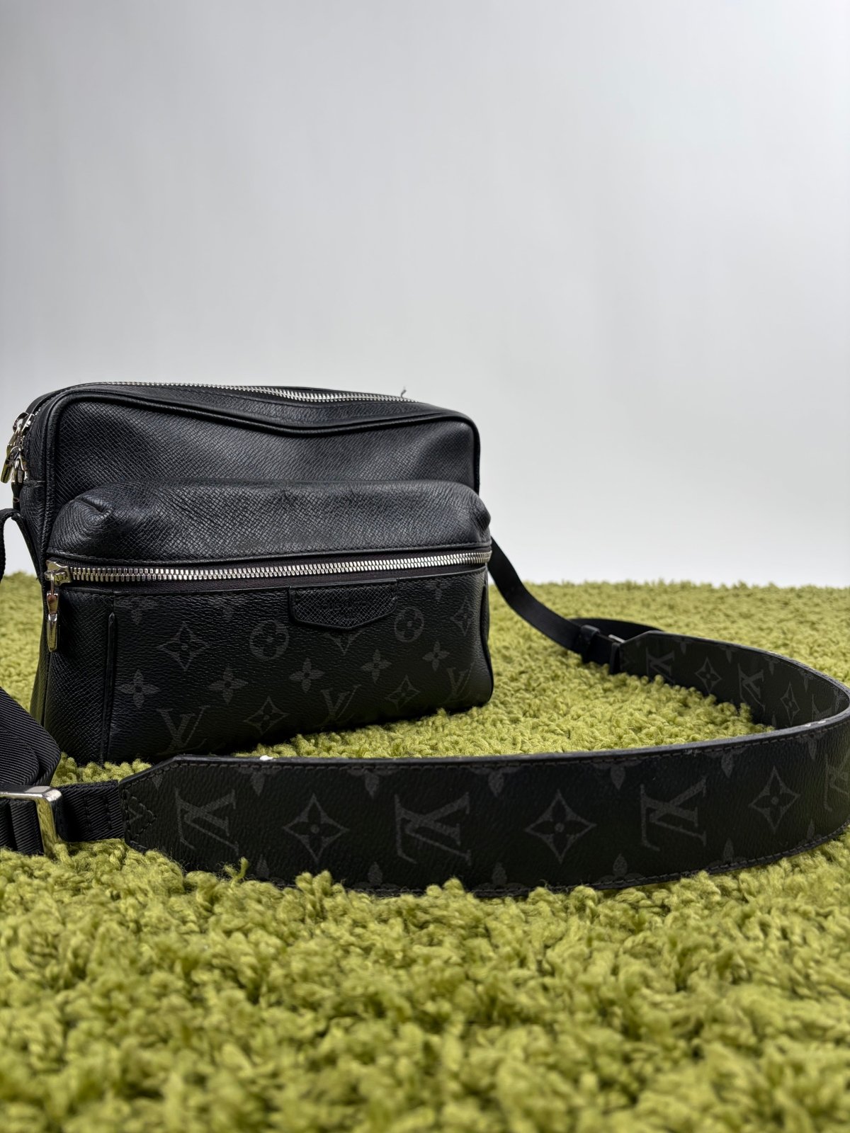 Borsa Louis Vuitton Outdoor Messenger Nera - Second Hand Di Fiore