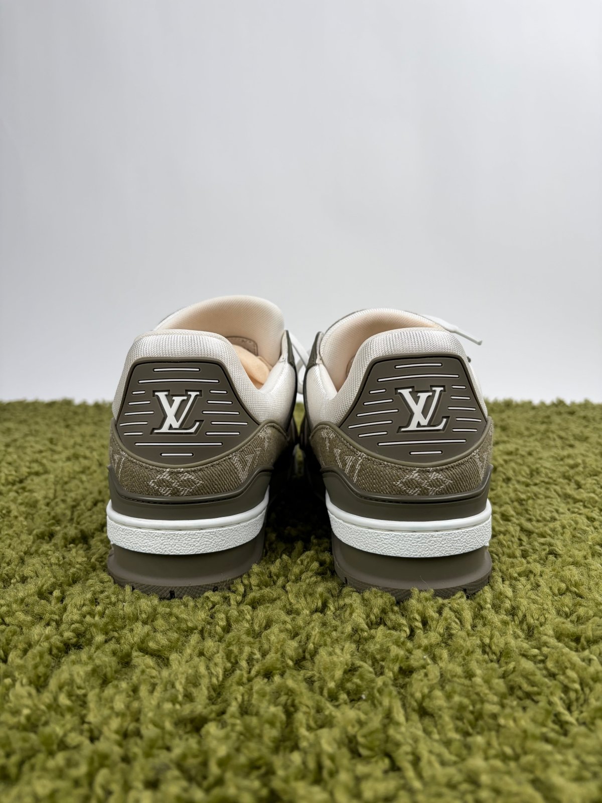 Louis Vuitton Trainer Denim Beige 6.5 - Second Hand Di Fiore