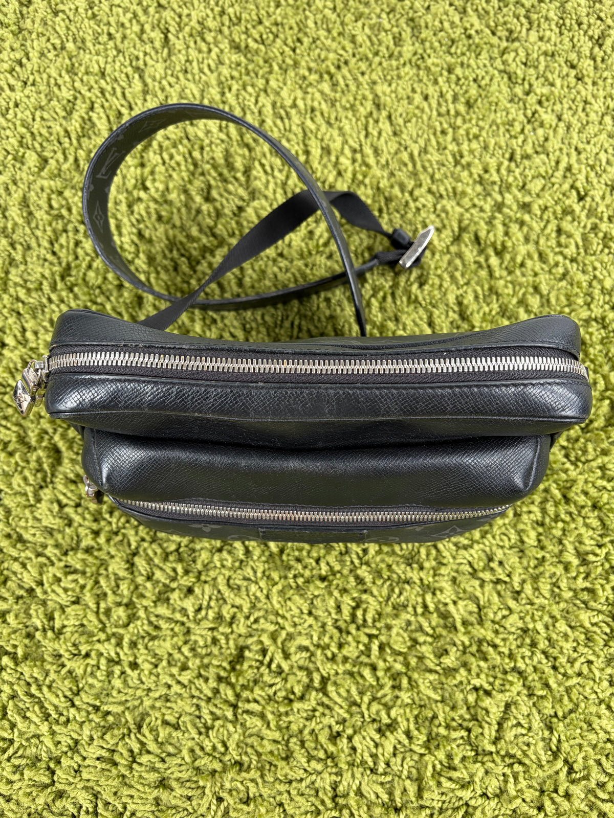 Borsa Louis Vuitton Outdoor Messenger Nera