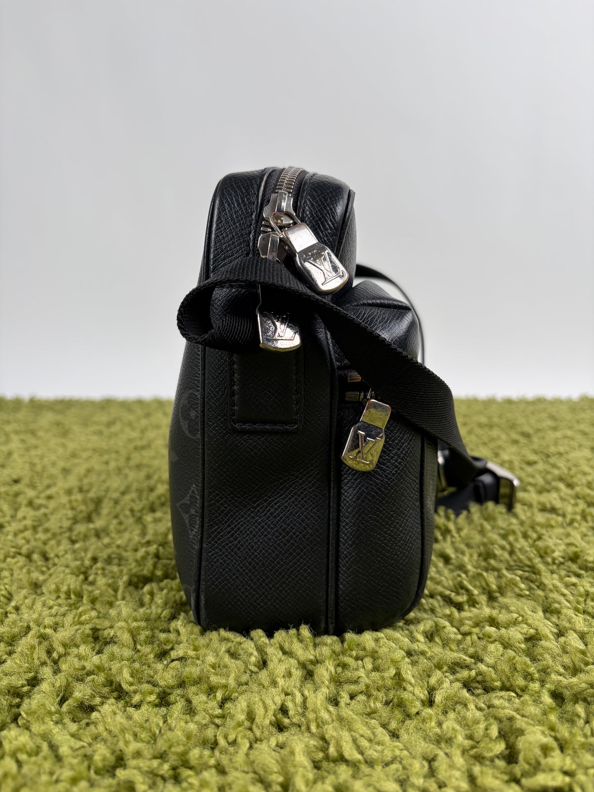 Borsa Louis Vuitton Outdoor Messenger Nera