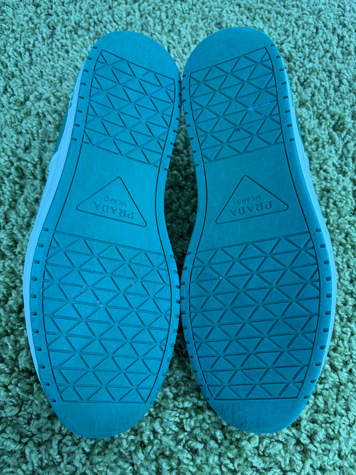 Prada DownTown Verde 9.5