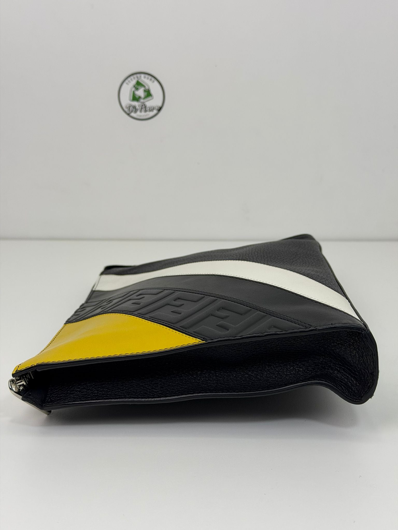 pochette Fendi nera bianca e gialla