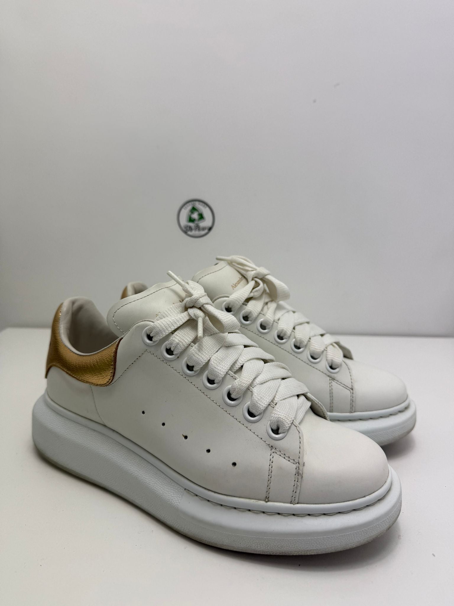 Alexander McQueen 37 bianca oro