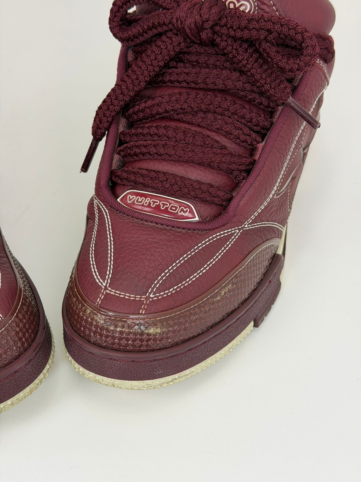 Louis Vuitton skate 7.5=41.5 veste 42.5 bordeaux