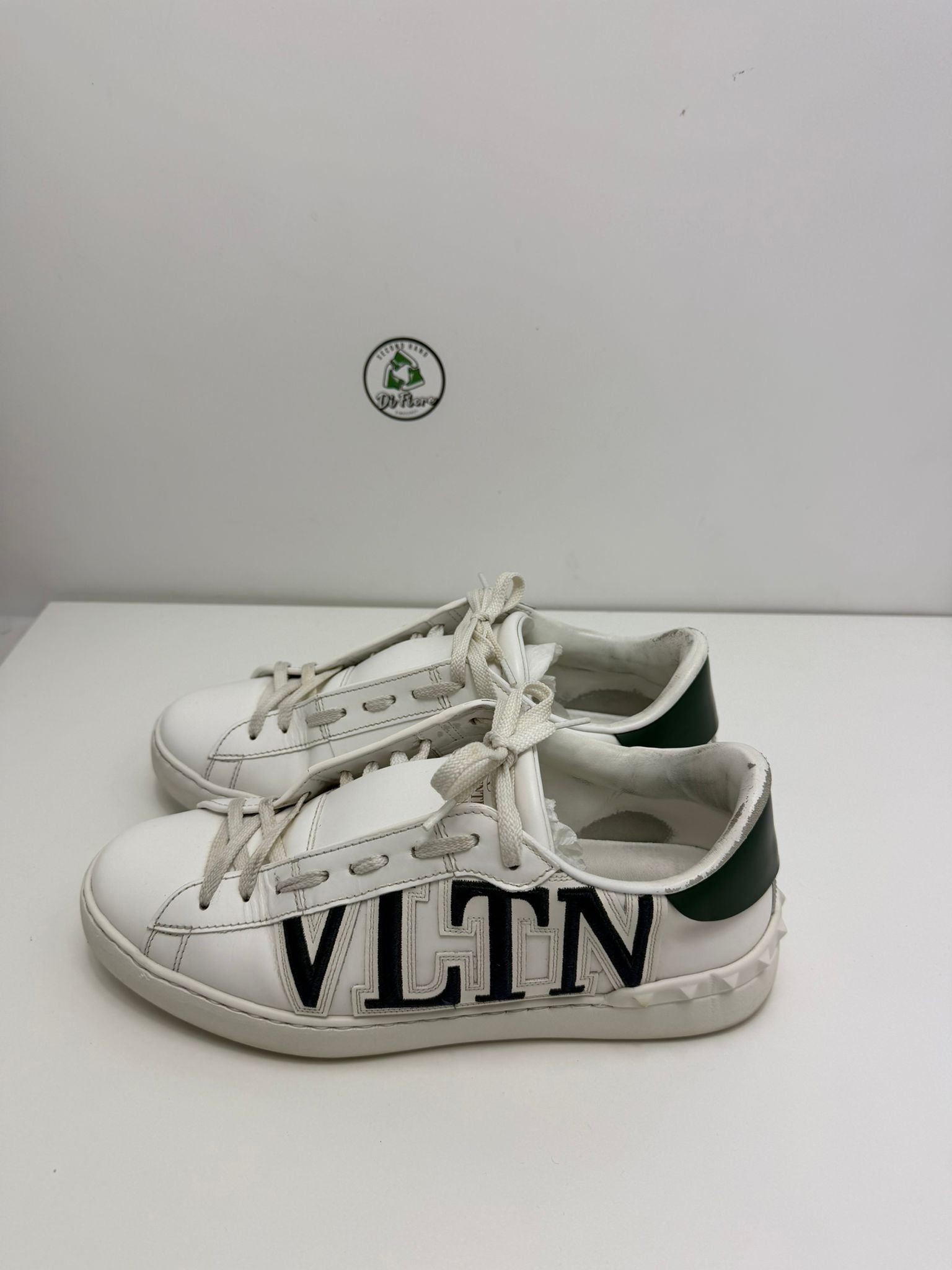 Valentino Size 41 Bianca verde e blu