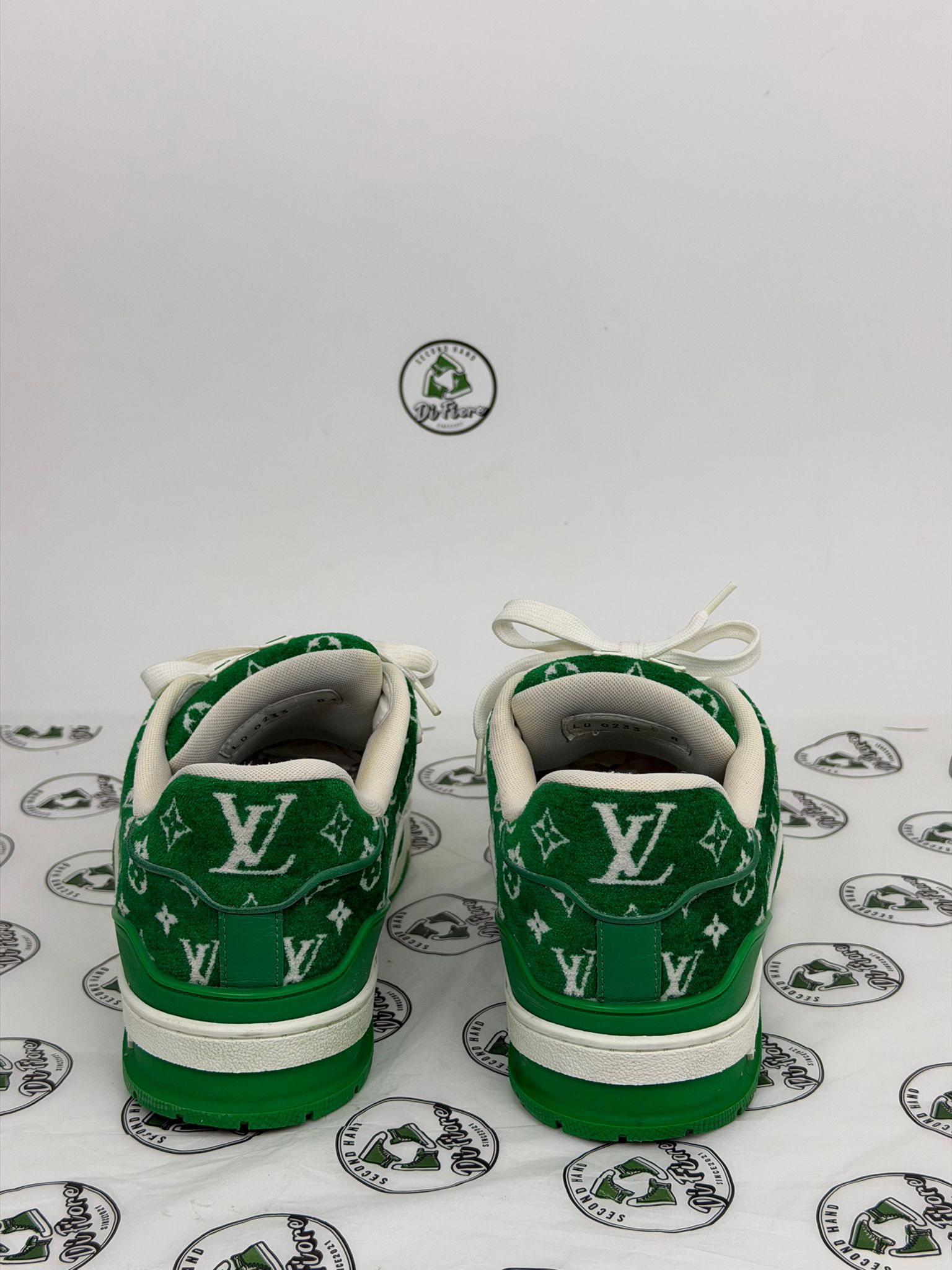 Louis Vuitton trainer Size 8=42 veste 43 verde e bianca
