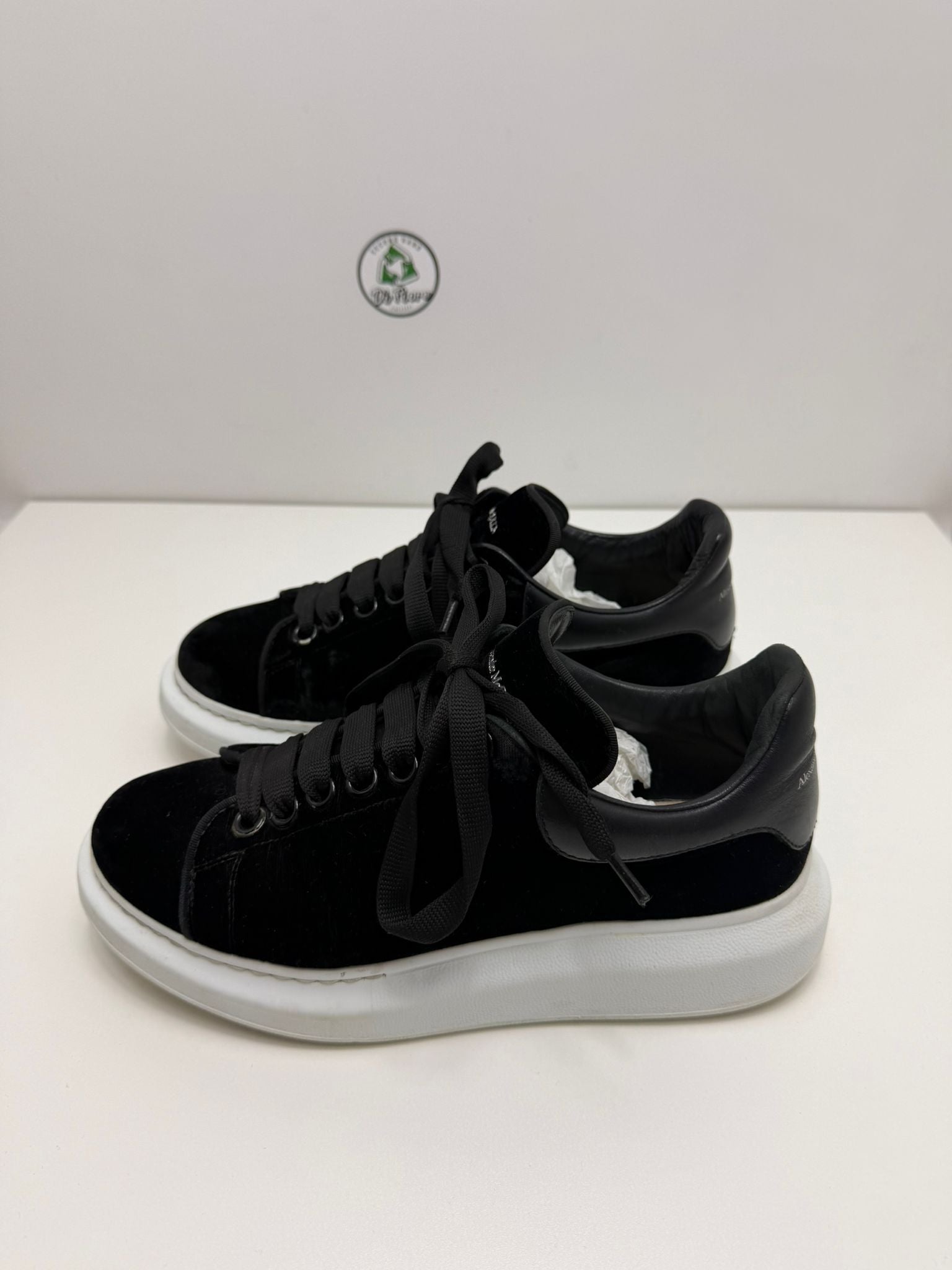 Alexander McQueen 38 nera