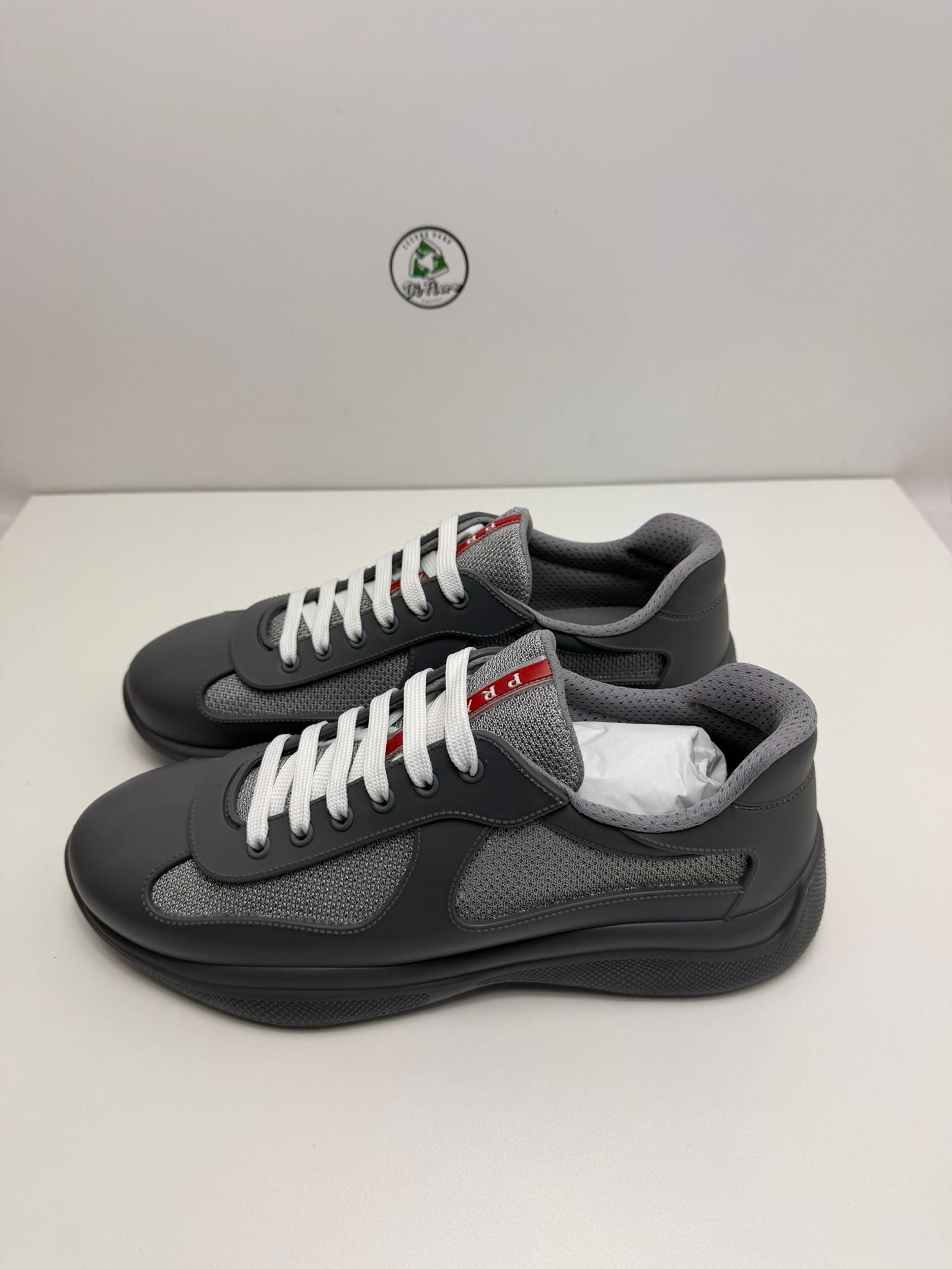 Prada cup 43 grigio