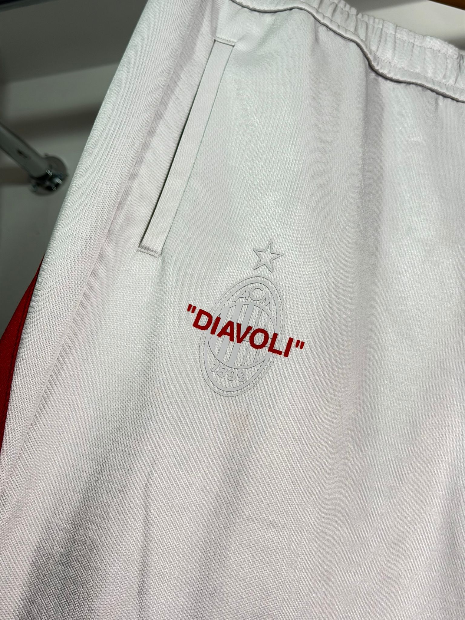 Completo Off white X AC Milan Size XL grigia rossa e nera
