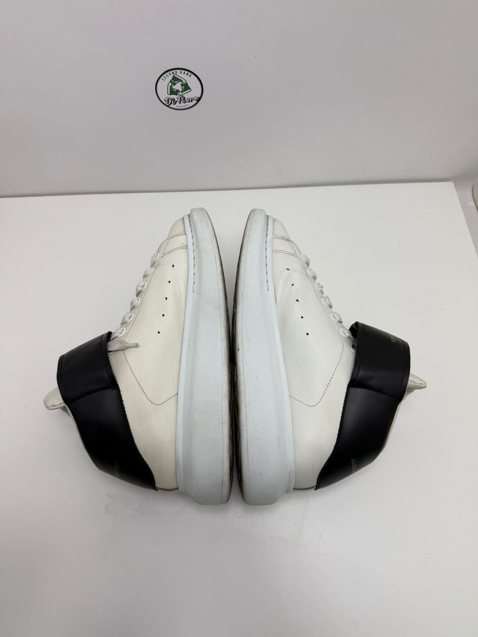 Alexander McQueen 42.5 nera e bianca